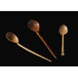 Arte Islamica Three Ottoman wooden spoons Turkey, possibly Konya, 20th century .