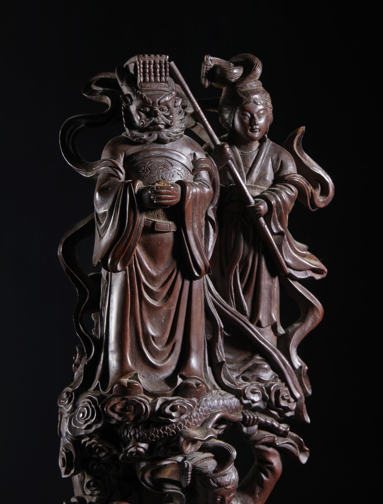 Arte Cinese A large carved hard wood timber depicting a group of Taoist deitiesChina, early 20th ce - Image 5 of 8
