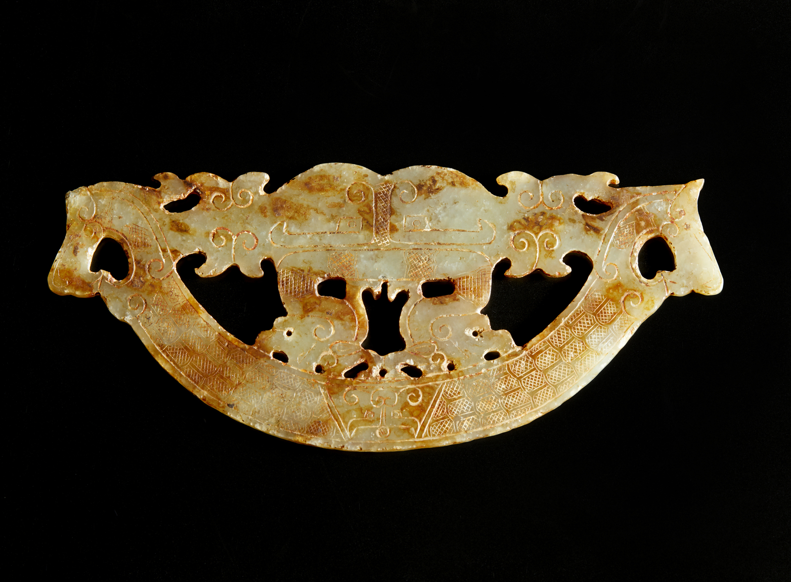 Arte Cinese A Han style carved and pierced mottled jade pendantChina, Qing (?) 18th century. - Image 4 of 5