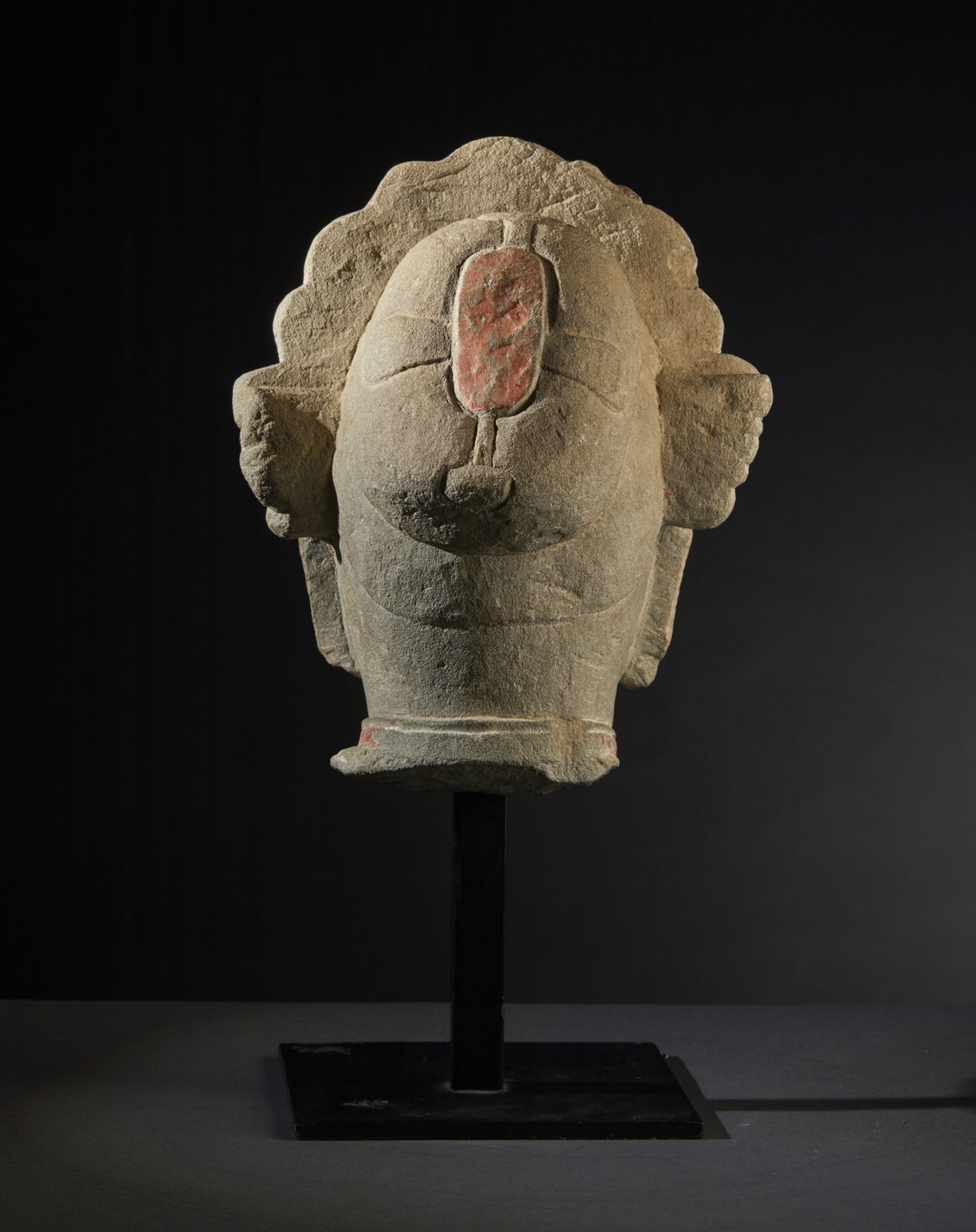 Arte Cinese A sandstone female head.China, Tang dynasty. - Image 4 of 5
