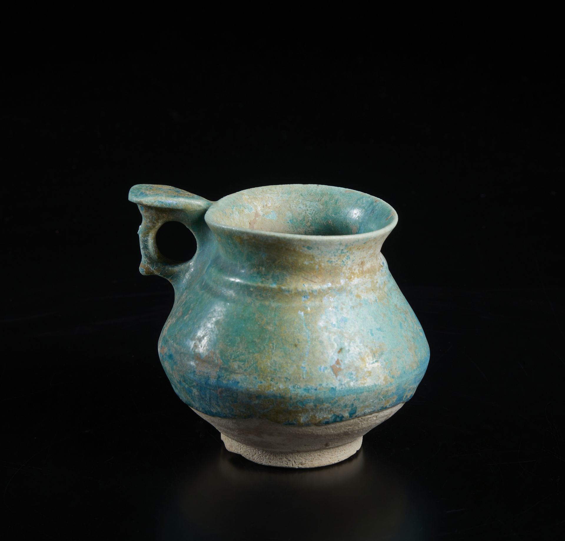 Arte Islamica A fritware turquoise glazed jug Iran, 12th-13th century . - Image 3 of 3