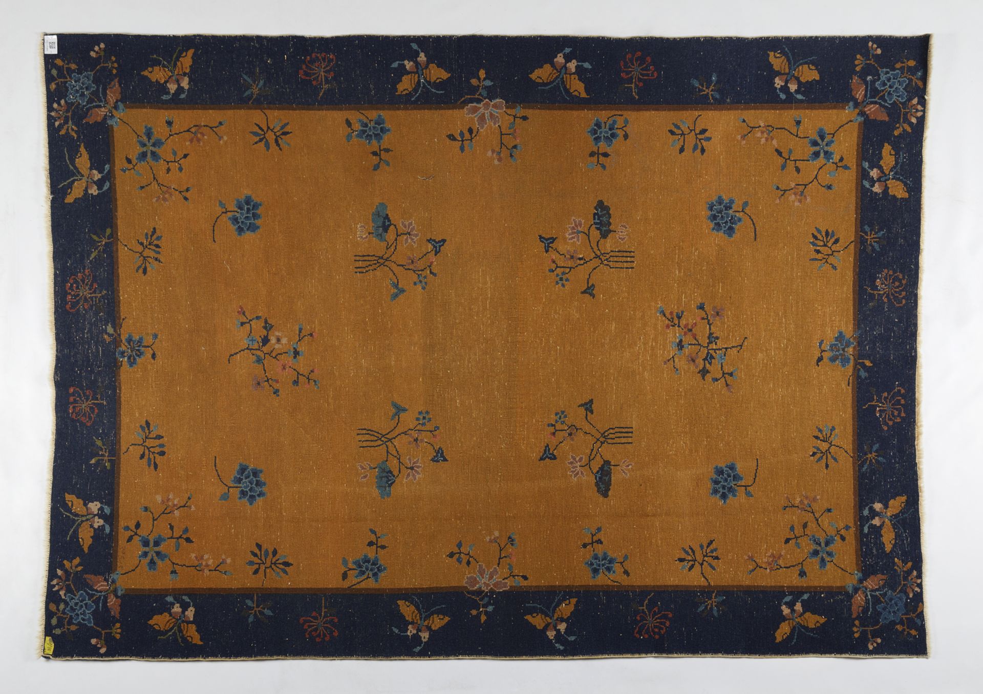 Arte Cinese A Beijing rug China, 1930-1940. - Image 2 of 2