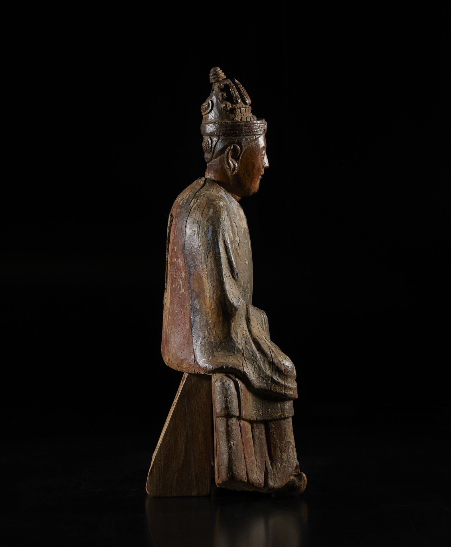 Arte Cinese A wooden lacquered figure of a seated dignitary China, Ming dynasty, 16th century . - Image 5 of 6