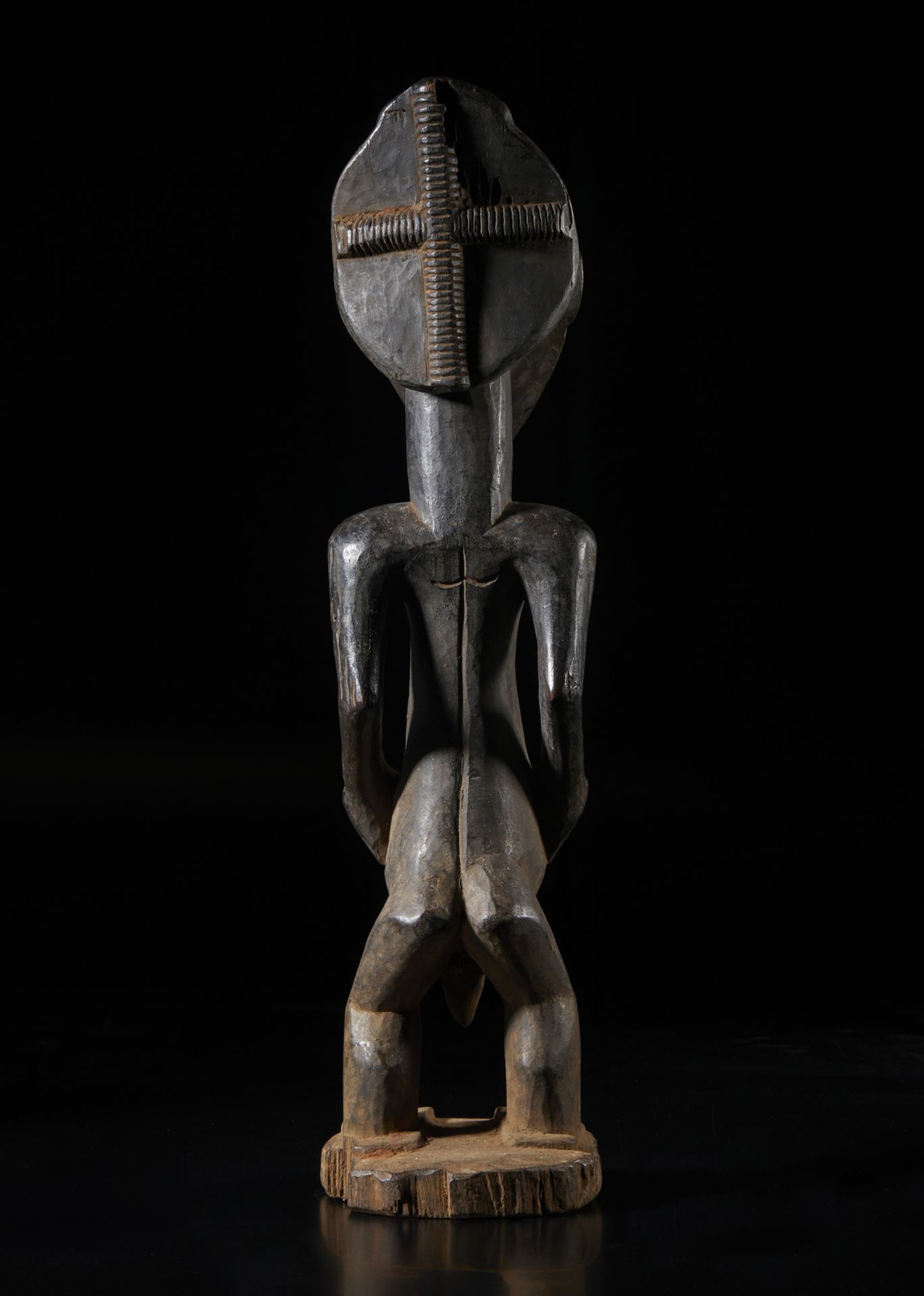 Arte africana Democratic Republic of Congo, Hemba. Figure of an ancestor. Wood with dark patina. La - Image 4 of 6