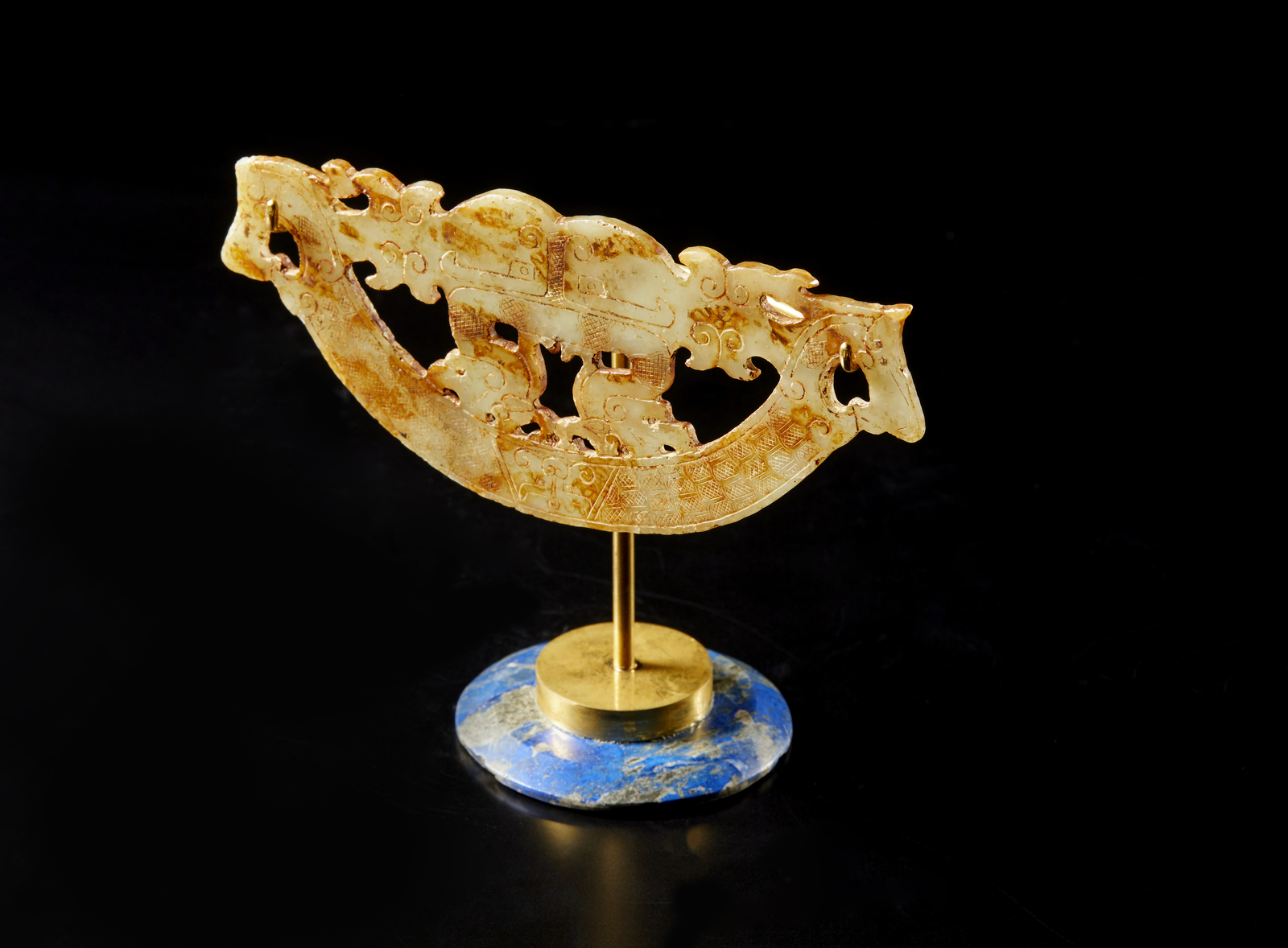 Arte Cinese A Han style carved and pierced mottled jade pendantChina, Qing (?) 18th century. - Image 3 of 5