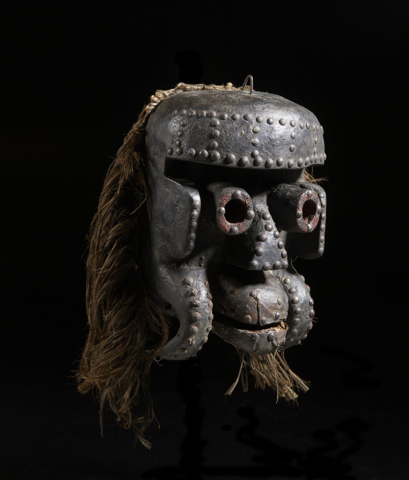 Arte africana Ivory Coast, Wè ( Guerè ) or BeteMask with movable jaw made of wood and leather.Wood,