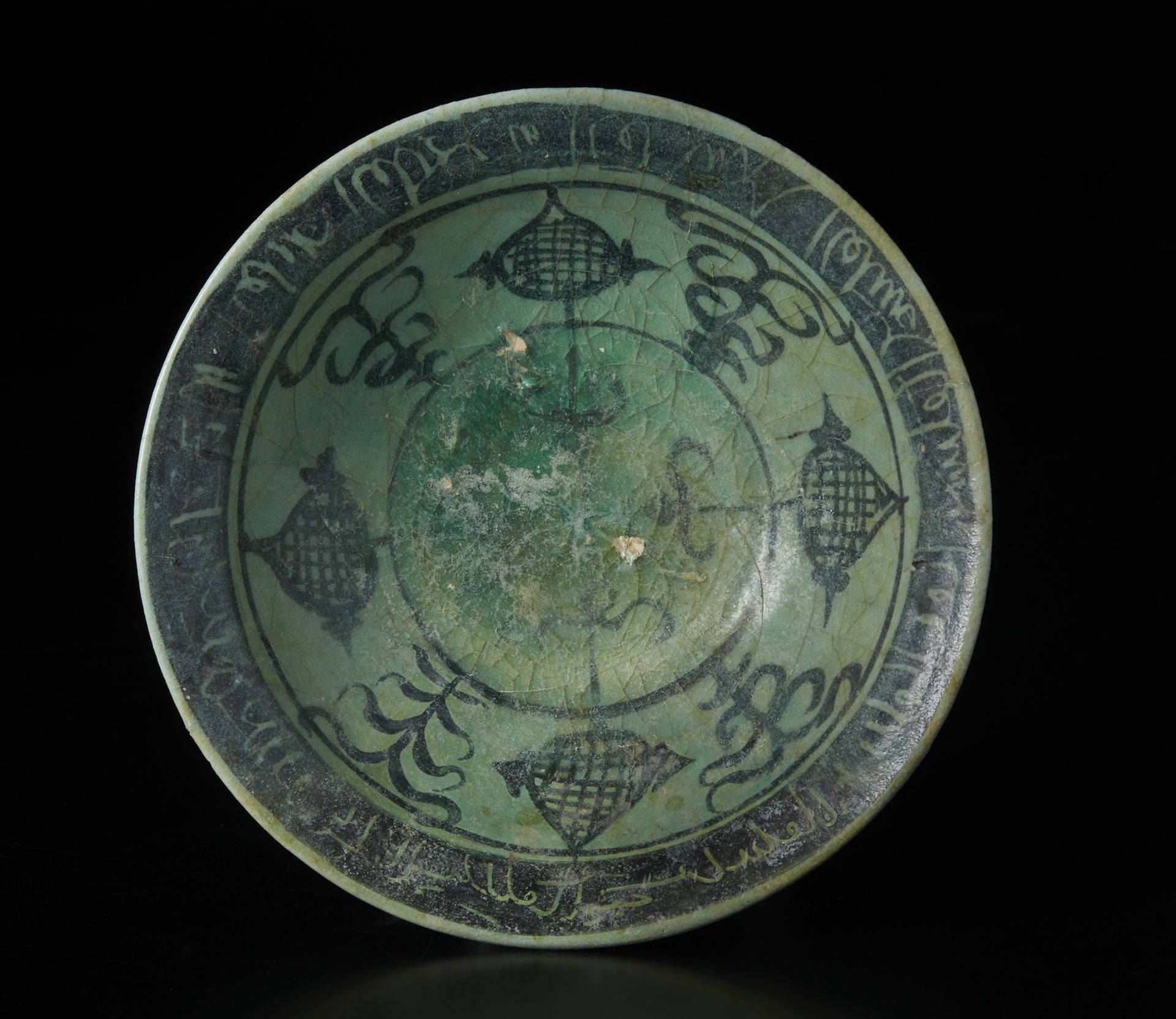 Arte Islamica An underglaze decorated pottery bowl Iran, 12th century . - Image 3 of 4