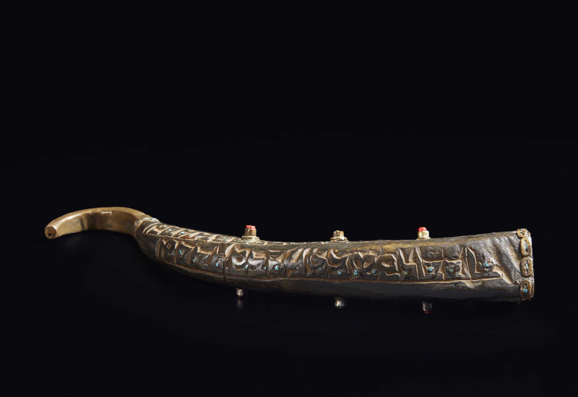 Arte Himalayana  A cerimonial horn instrument Tibet, 19th century . - Bild 3 aus 4