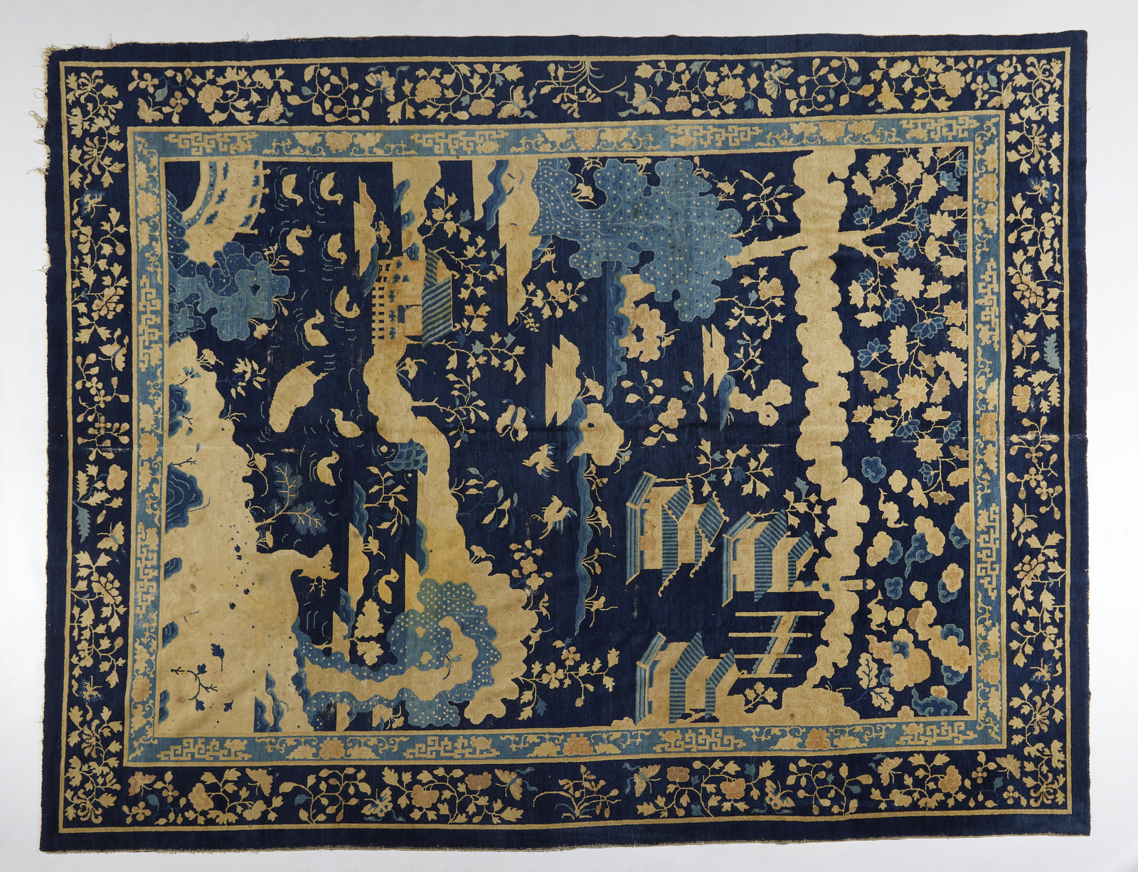 Arte Cinese A fine Beijing rug depicting a landscape China, late 19th century .