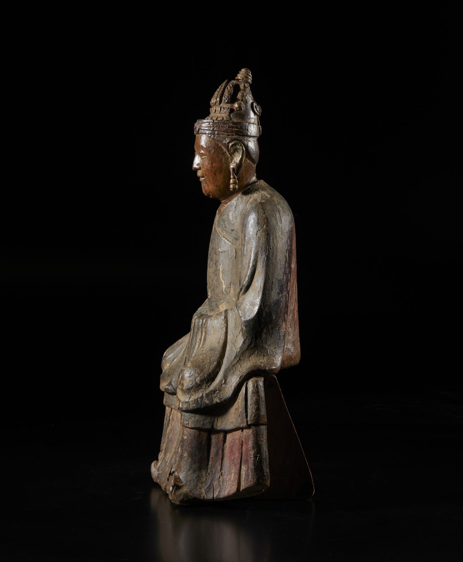Arte Cinese A wooden lacquered figure of a seated dignitary China, Ming dynasty, 16th century . - Image 3 of 6