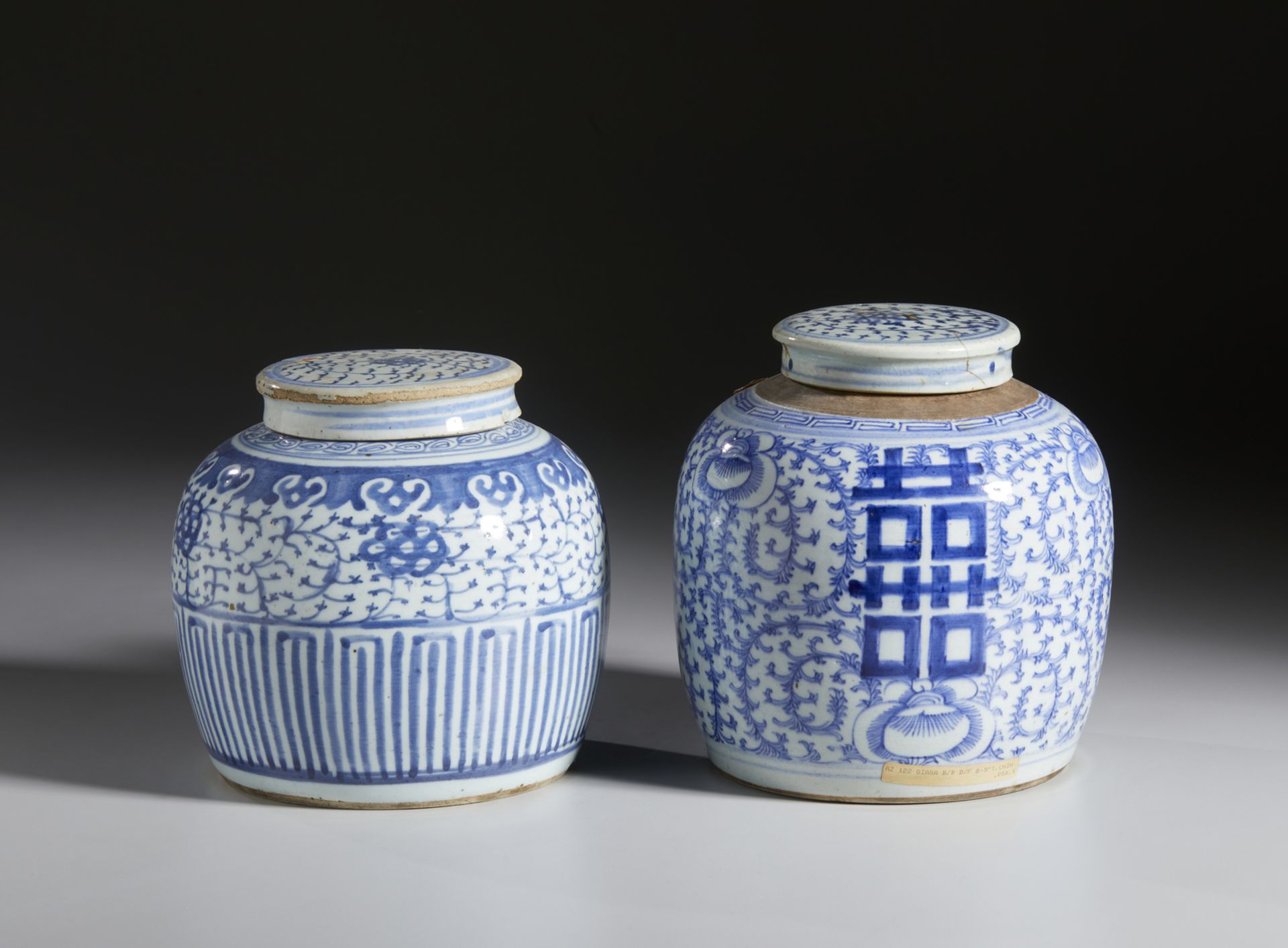 Pair of blue and white porcelain storage jars and covers China, Qing dynasty, 19th century - Image 2 of 5