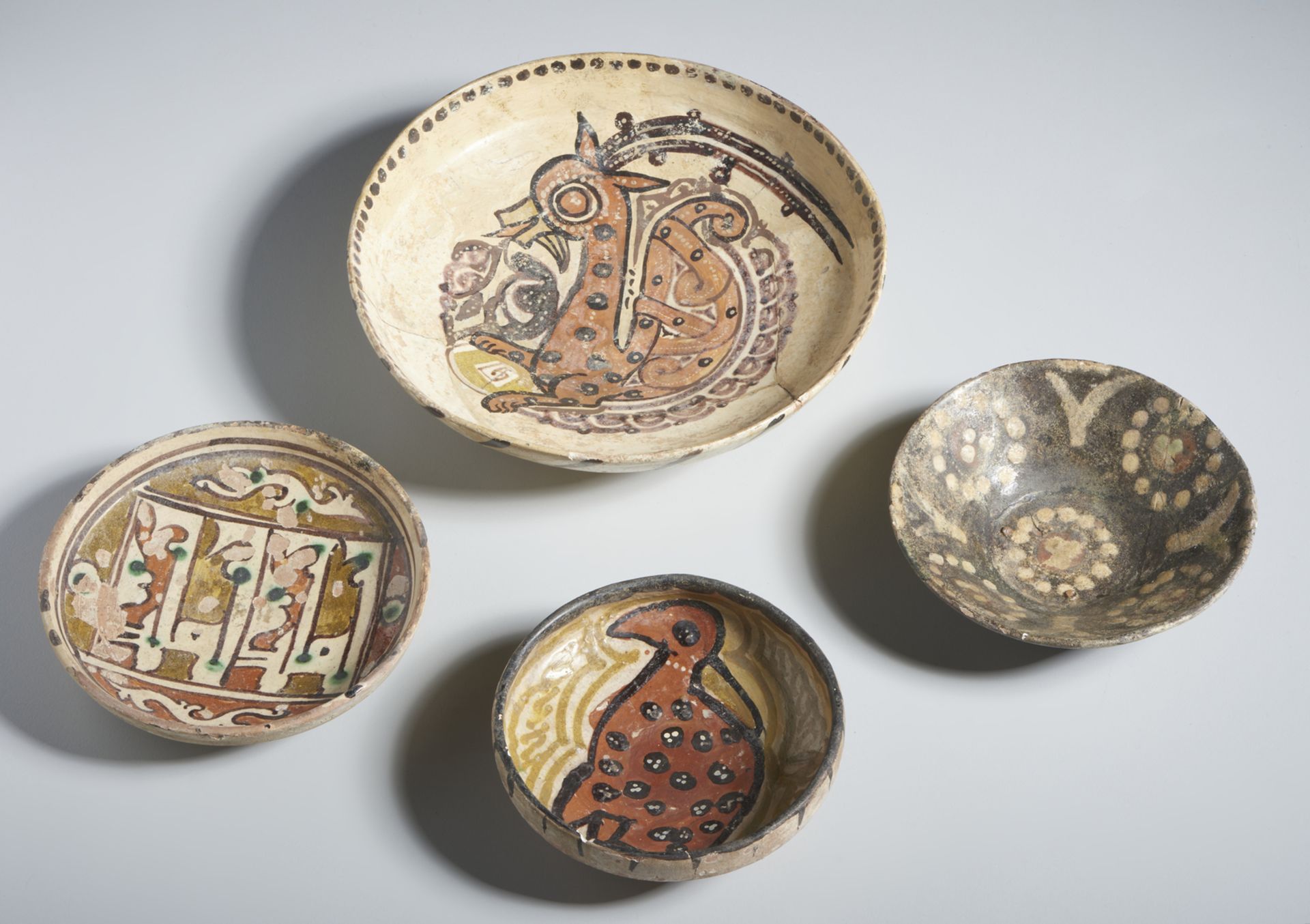 Group of 4 slip painted terracotta bowls Eastern Iranian World, 10th-11th century terracotta body, - Image 2 of 3