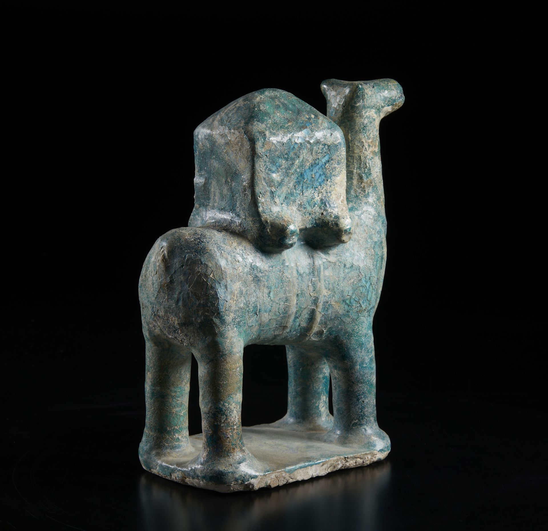 A turquoise glazed model of a camel with mahmal Iran, possibly 13th century or later Fritware - Bild 4 aus 4