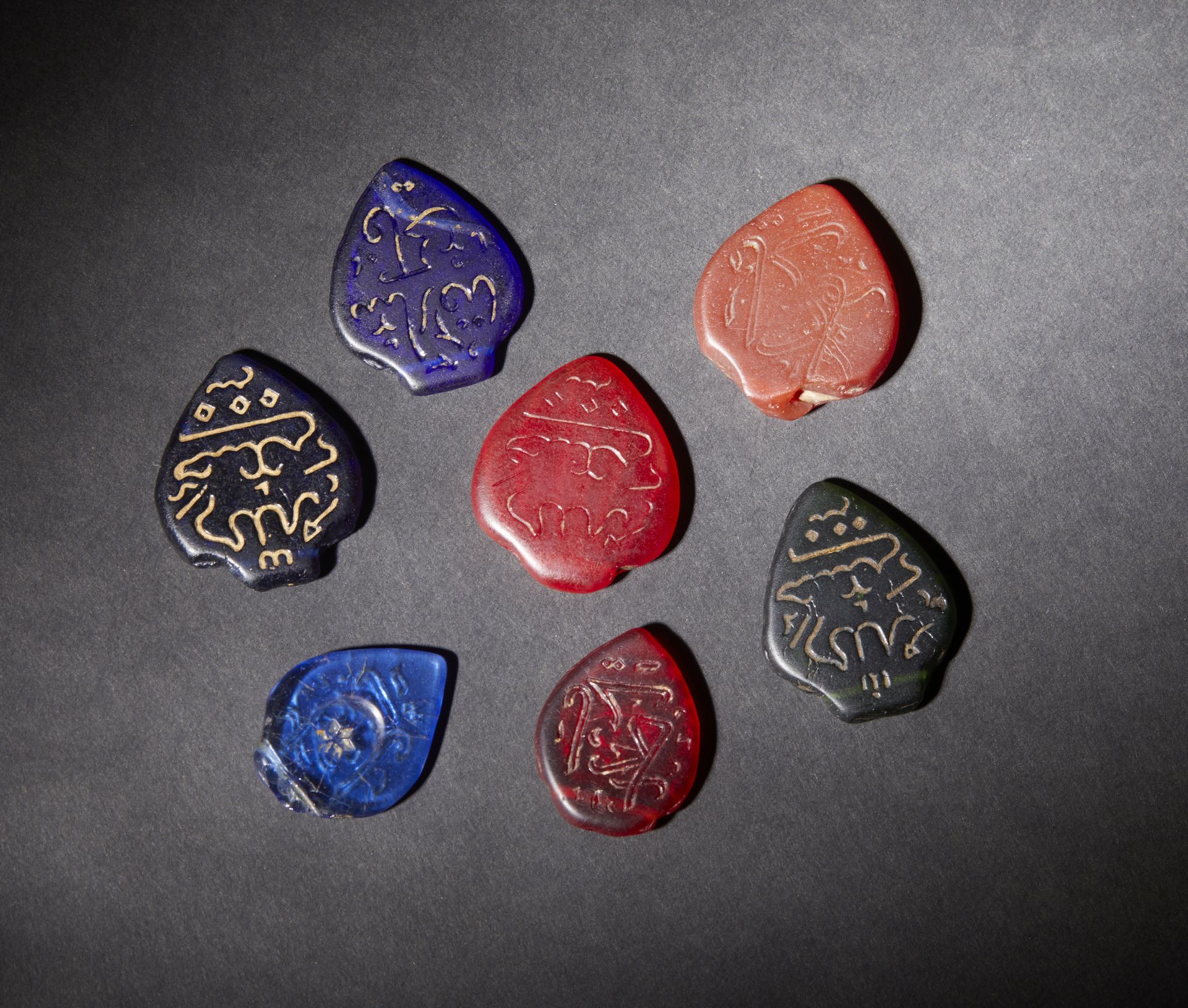 A group of 7 hard stone inscribed amulets Middle East, early 20th centuryThe size shown refers to - Bild 2 aus 2