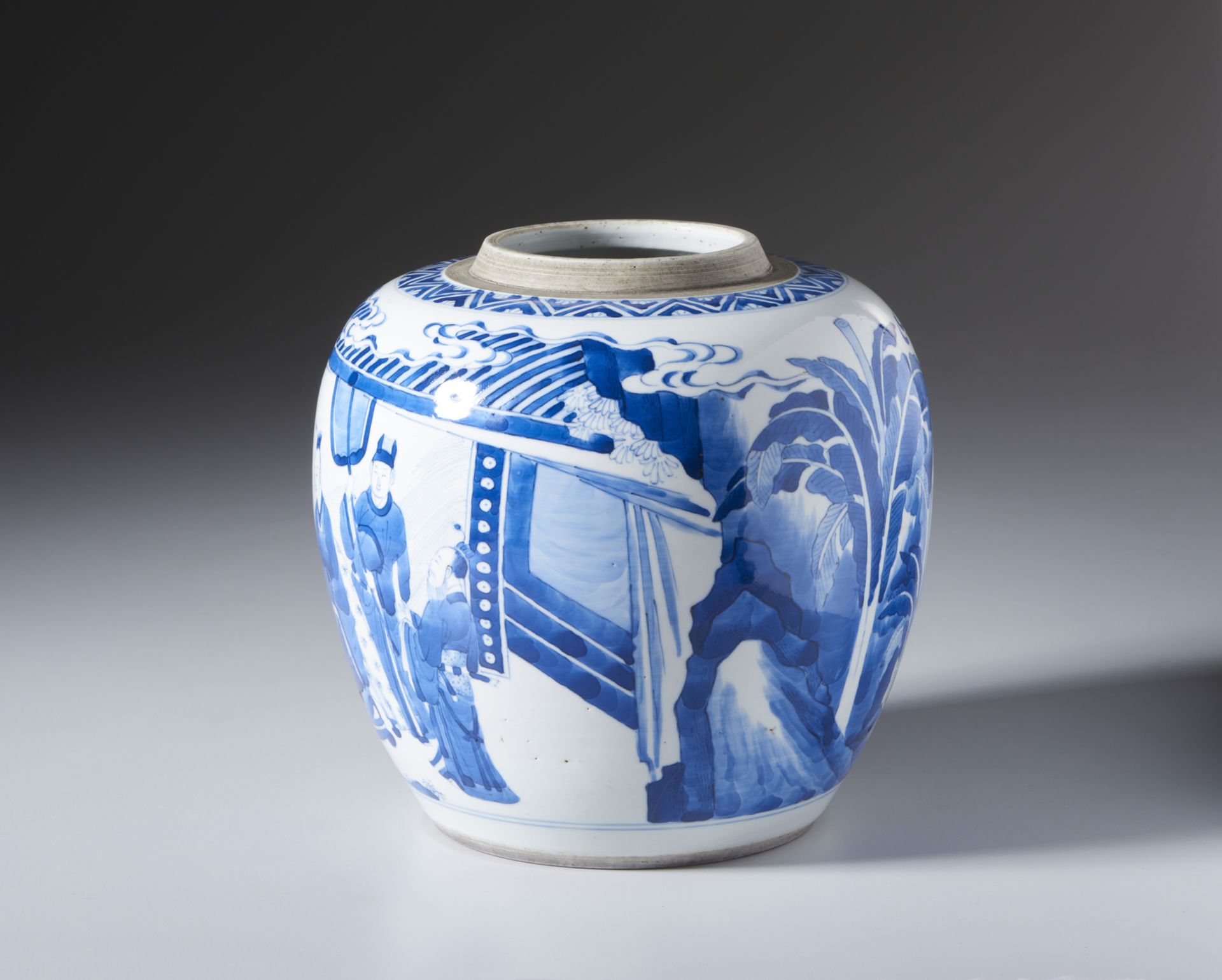 A fine blue&white porcelain jar, painted with figures in outdoor. On the base double circle mark - Bild 2 aus 5