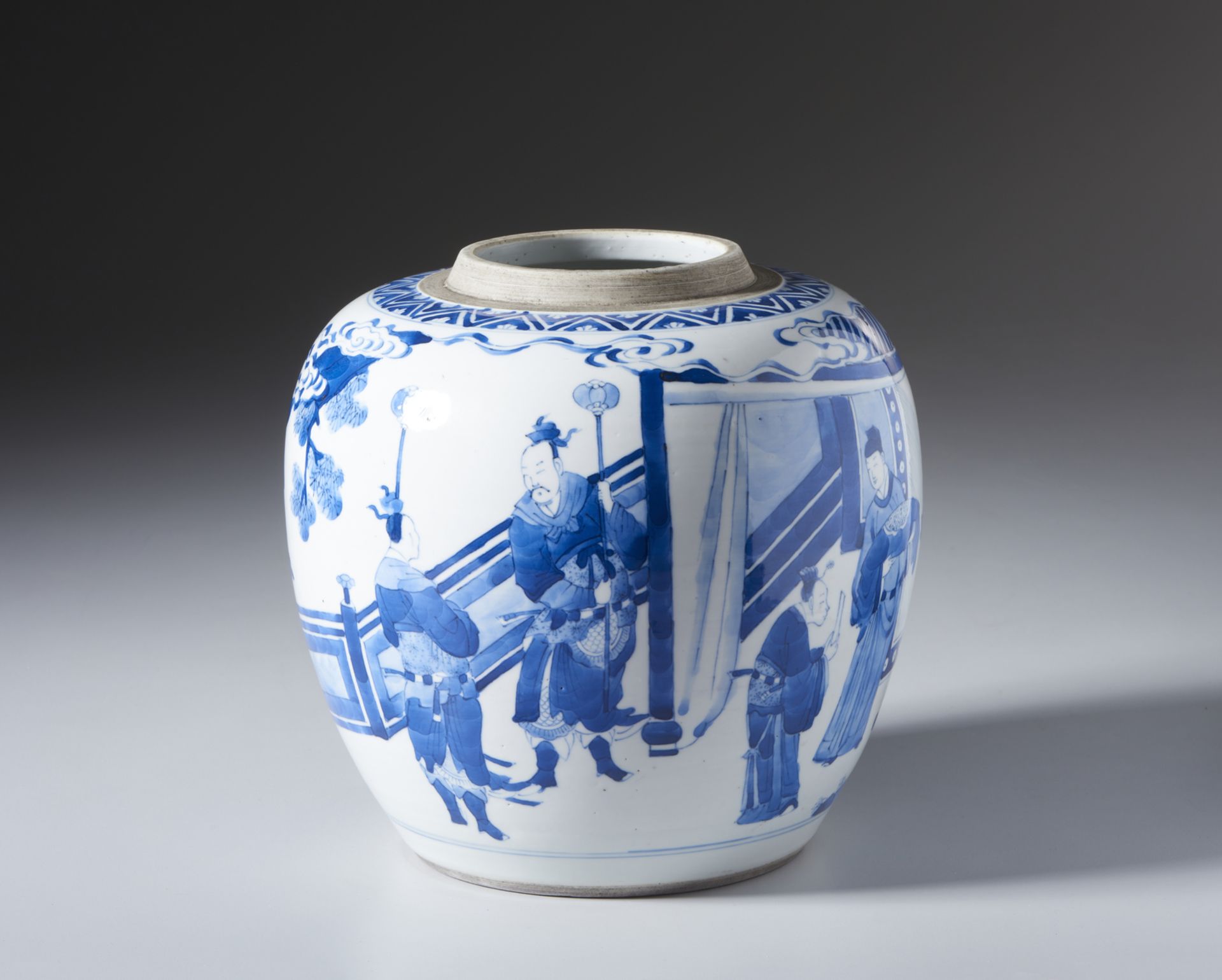 A fine blue&white porcelain jar, painted with figures in outdoor. On the base double circle mark - Bild 4 aus 5