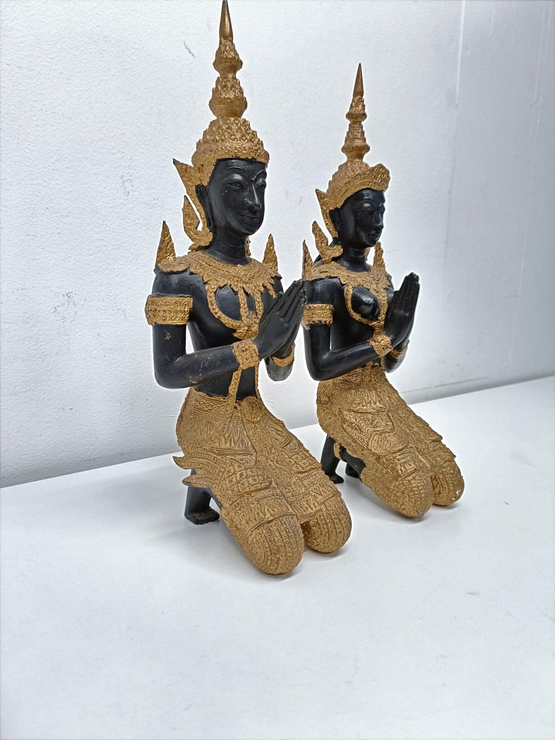 A pair of painted metal figures of goddesses, 33 cm high - Image 2 of 5