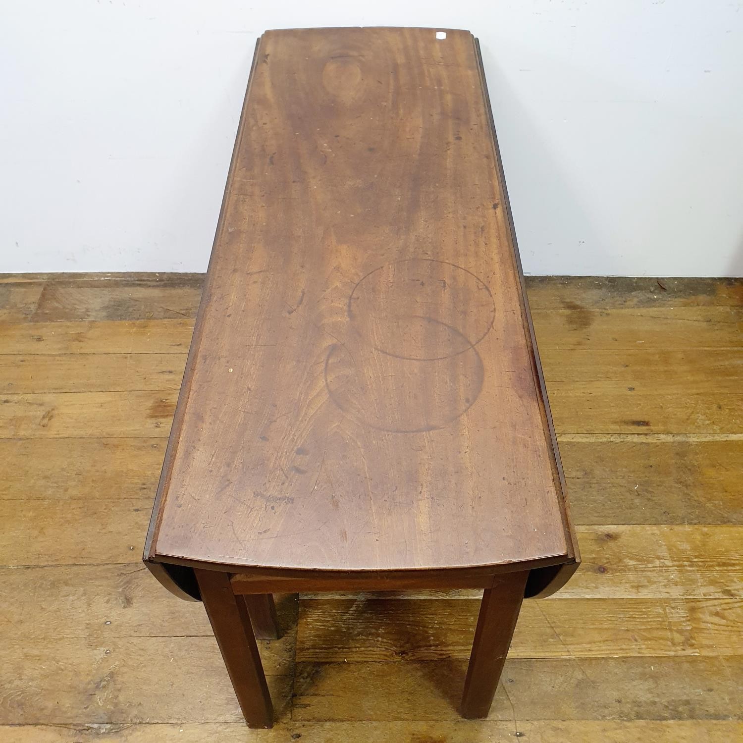 A 19th century mahogany drop leaf dining table, with a single frieze drawer, 132 cm wide - Image 3 of 5