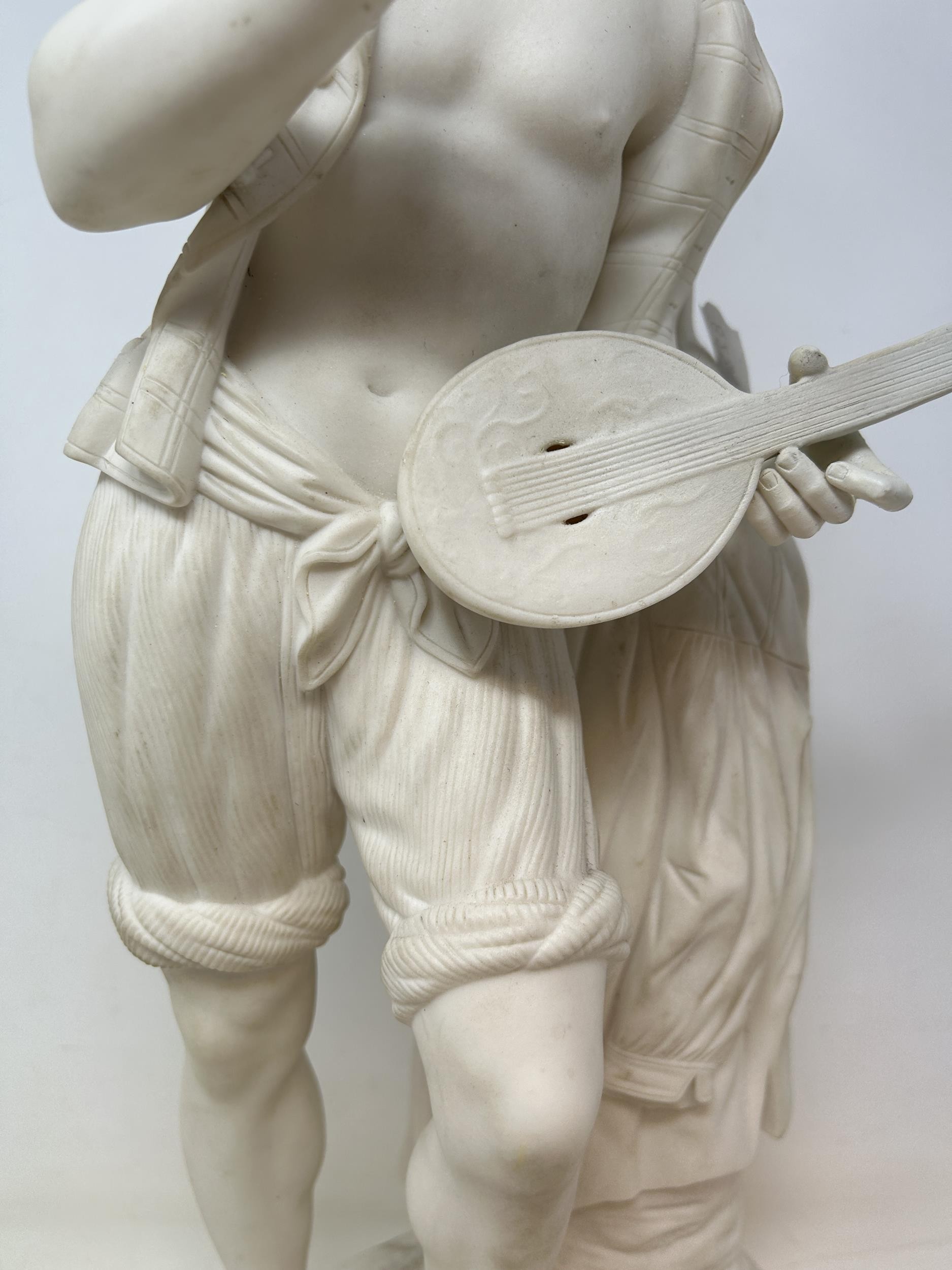 A parianware figure, of a musician, 46 cm high - Image 2 of 4