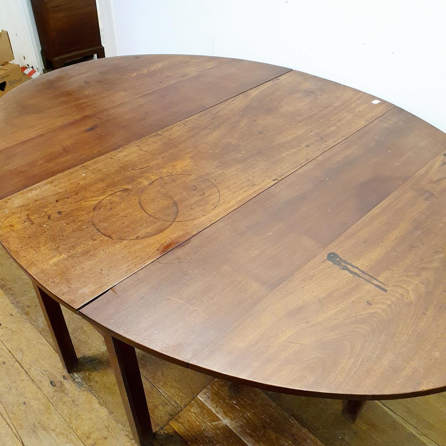 A 19th century mahogany drop leaf dining table, with a single frieze drawer, 132 cm wide - Image 5 of 5