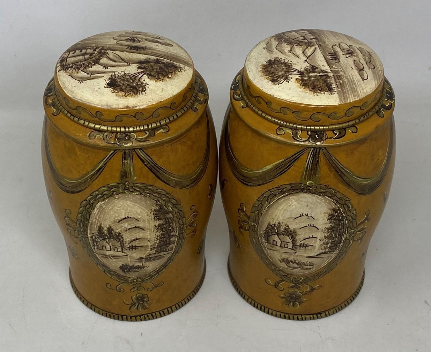 A pair of Toleware caddies, 18 cm high Condition good, a 20th/21st century copy - Image 2 of 2