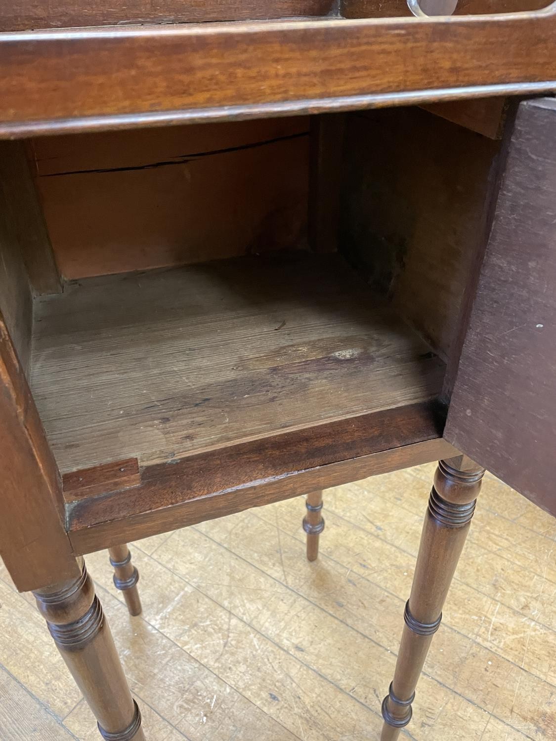 A 19th century mahogany tray top stand, with a single cupboard door, 30 cm wide - Image 4 of 4