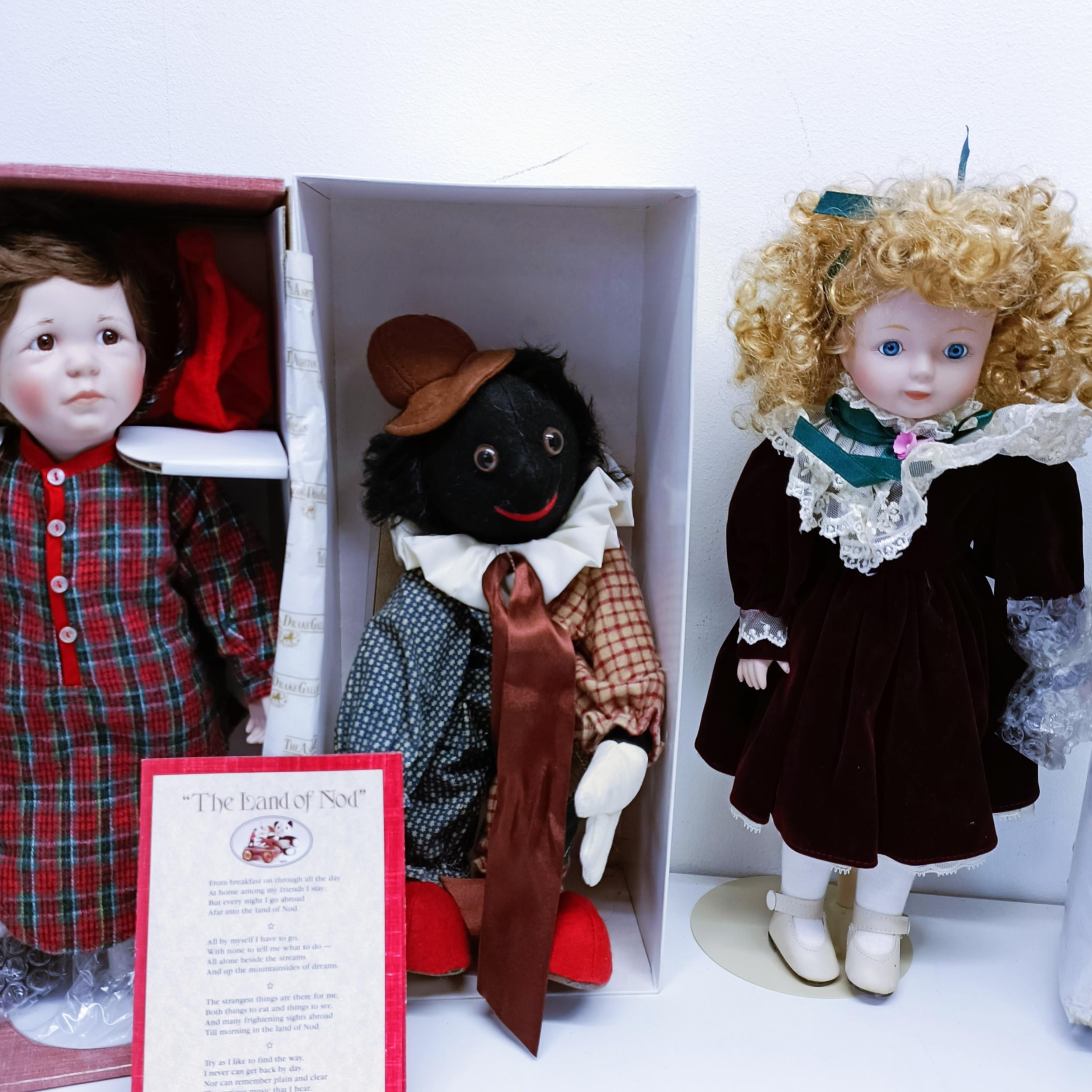 Assorted modern dolls, mostly boxed (2 boxes) Provenance: From a vast single owner collection from a - Image 14 of 15