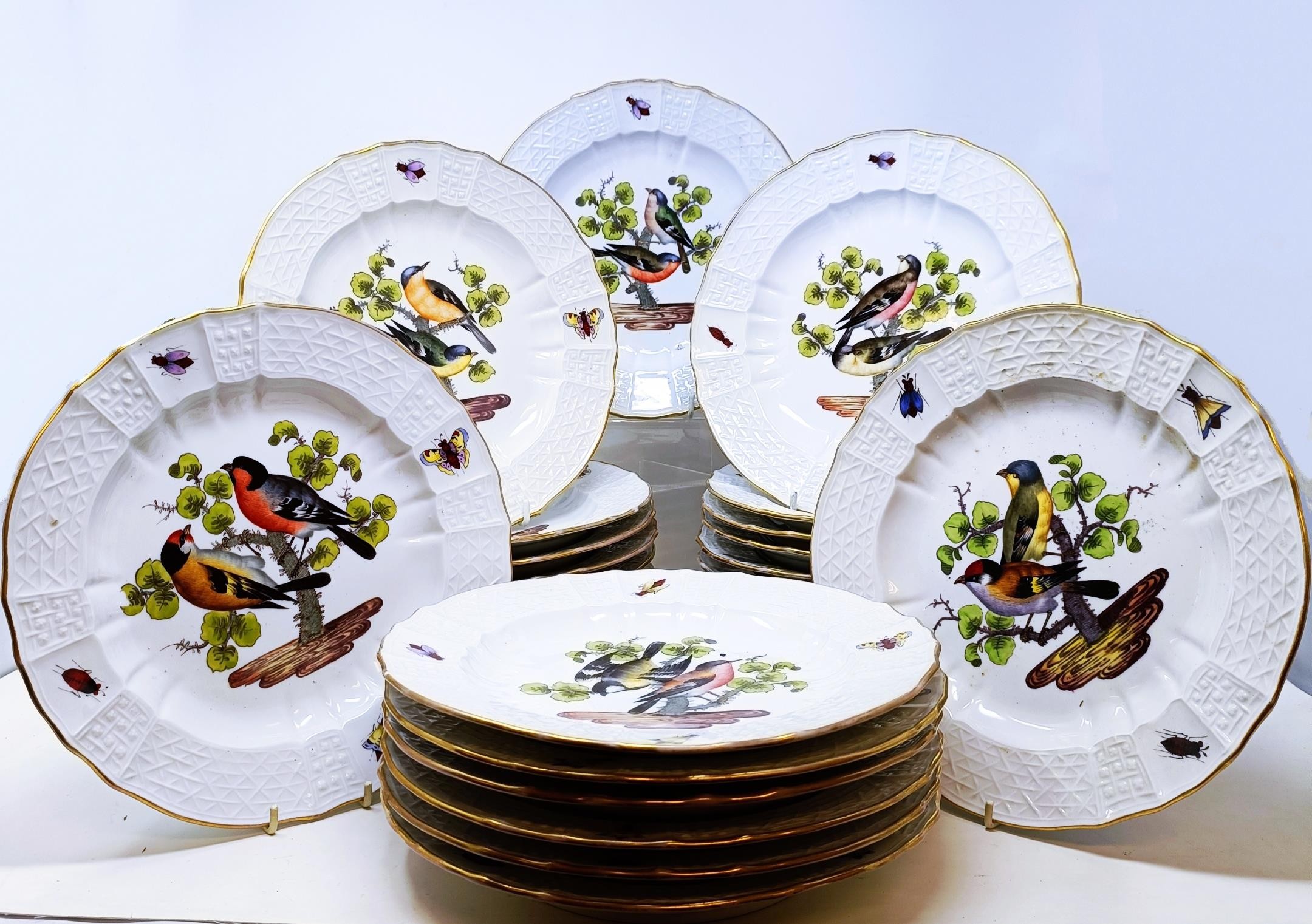 An extensive Meissen Augustus Rex Ornithological dinner service, decorated exotic birds, insects and - Image 18 of 25