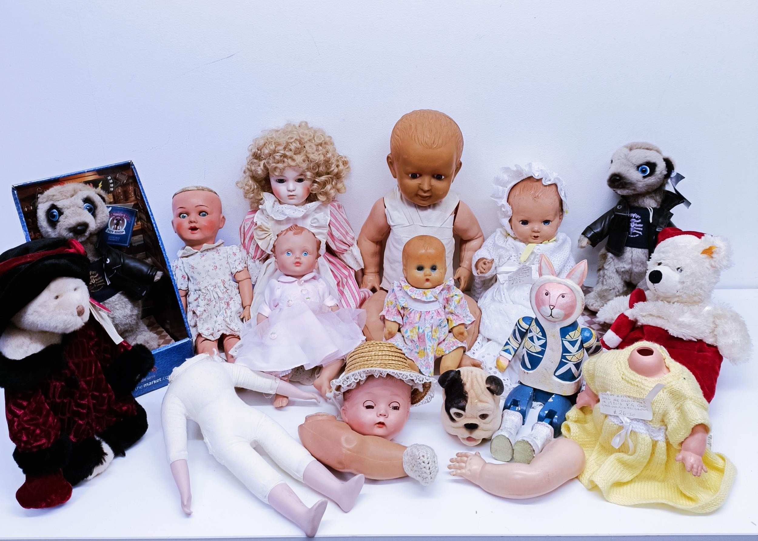 Assorted dolls and teddy bears (2 boxes) Provenance: From a vast single owner collection from a