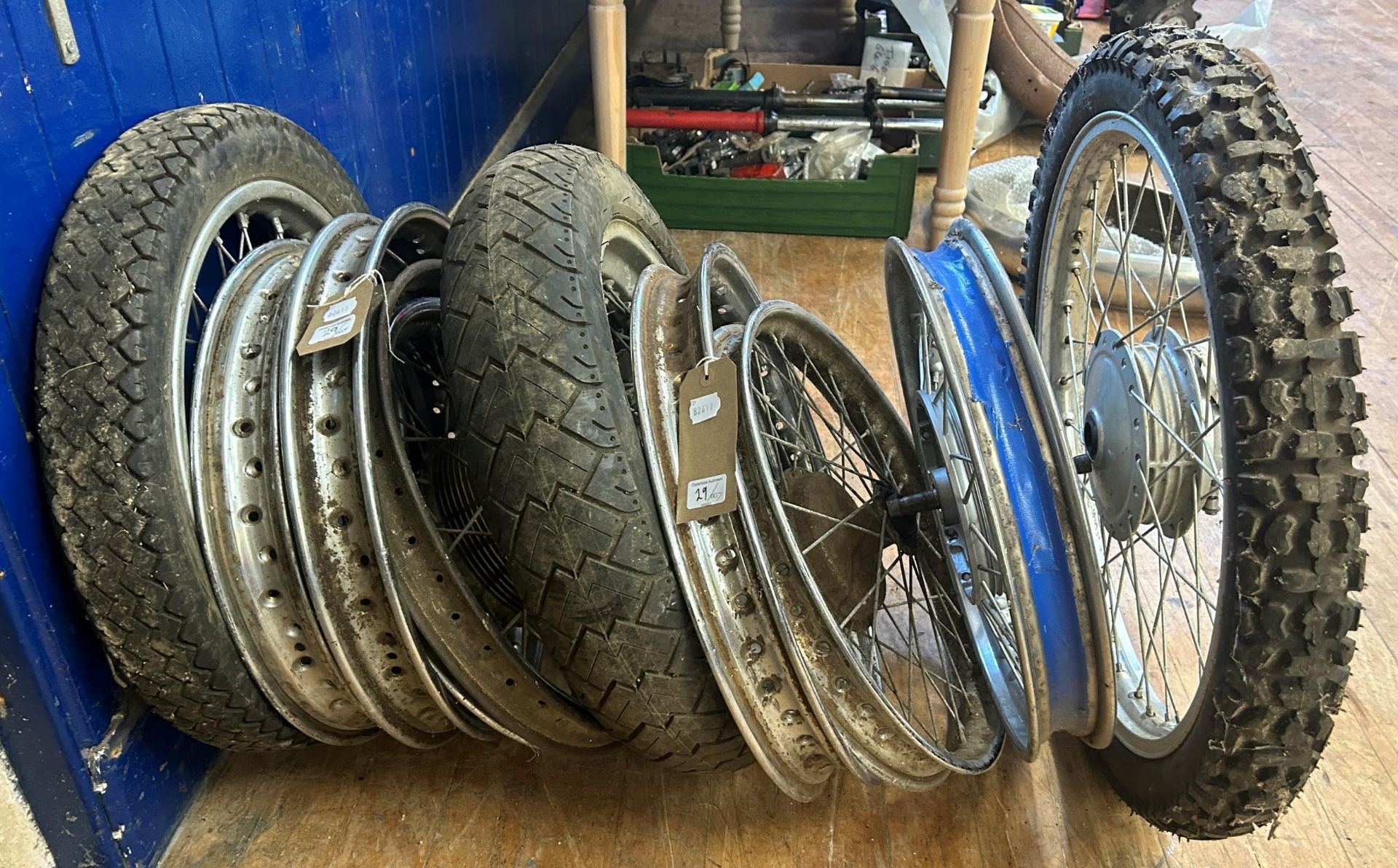 Assorted classic motorcycle wheels and rims (qty)
