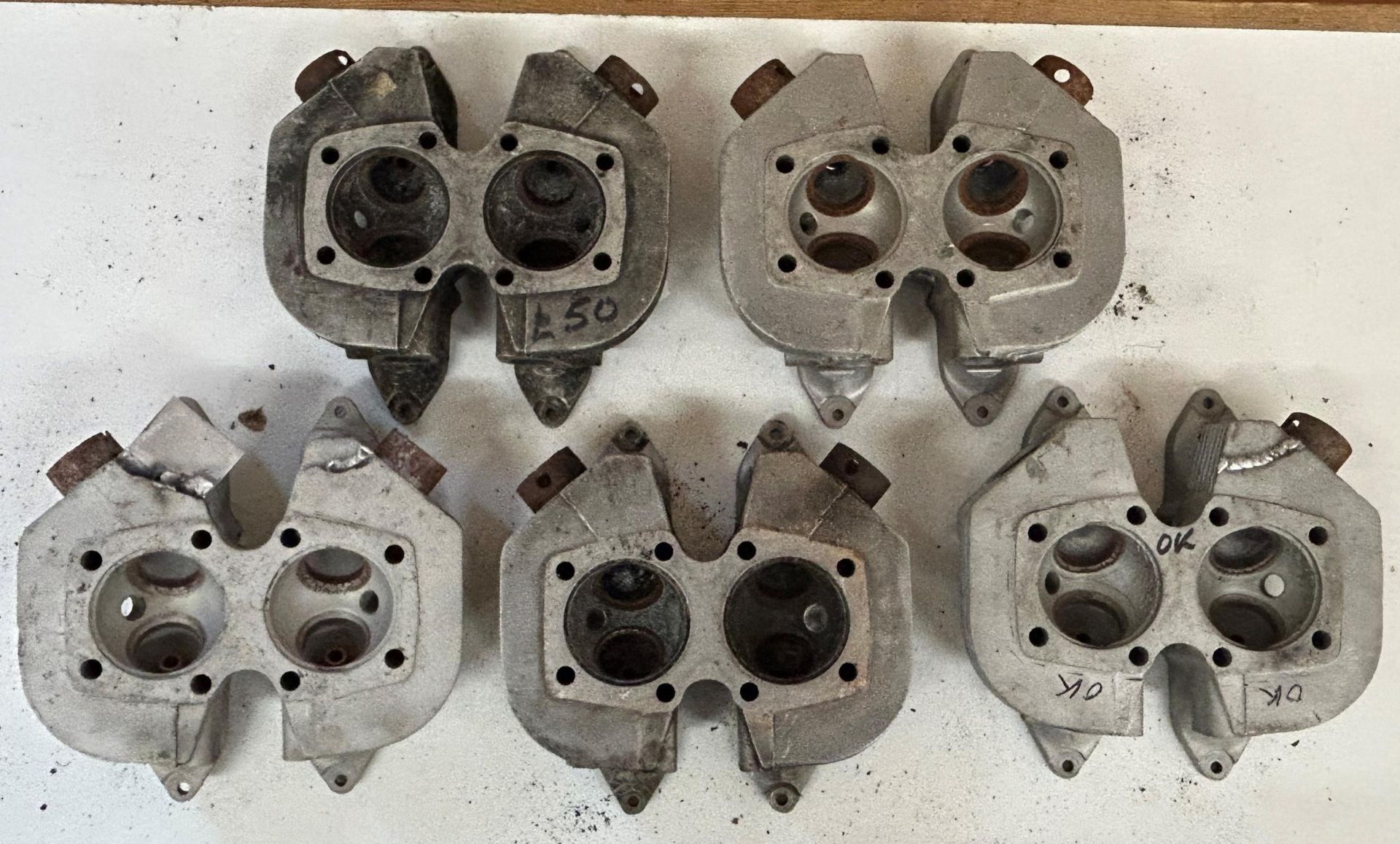 Assorted Triumph motorcycle cylinder heads (5) - Image 2 of 2