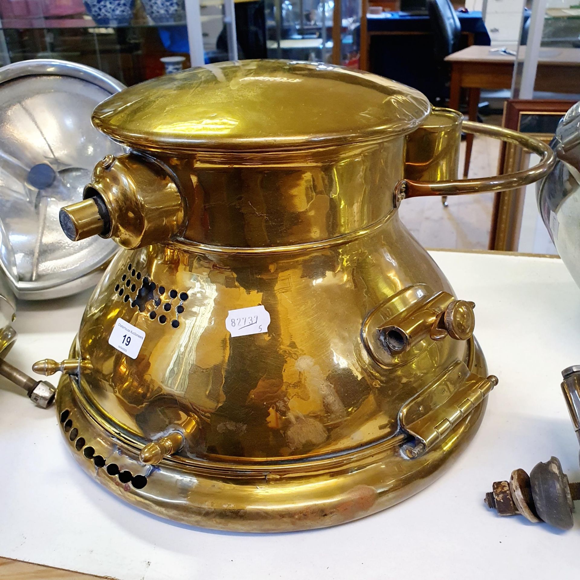 An early 20th century large Willocq Bottin acetylene brass headlamp, with a copper handle, stamped - Image 2 of 5