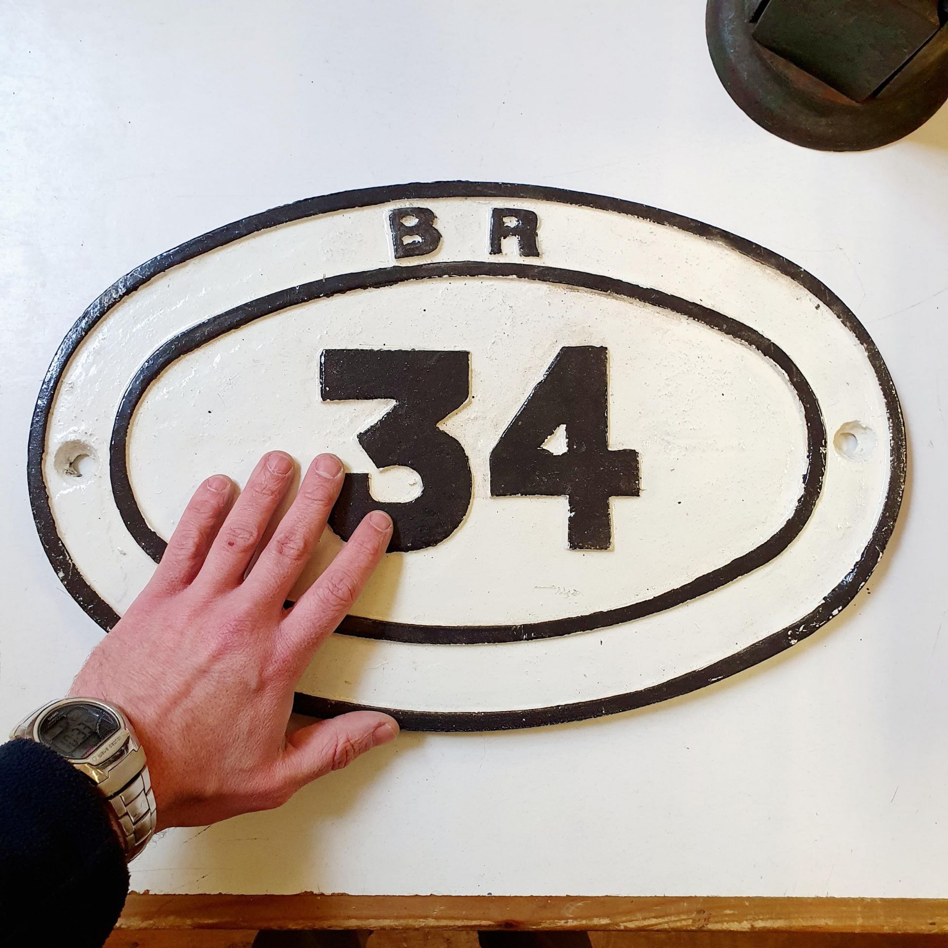 A painted cast iron British Rail locomotive/wagon number plate, 34, 29 x 46 cm Weathered - Image 2 of 3