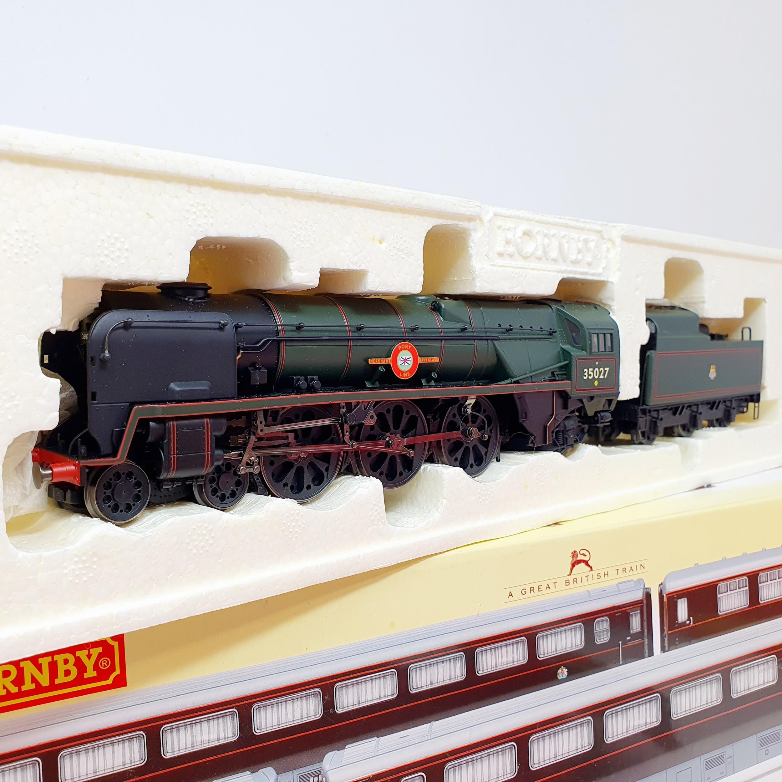 A Hornby OO gauge 4-6-2 locomotive and tender, No R2268, The Royal Train Coaches, three carriage - Image 2 of 5
