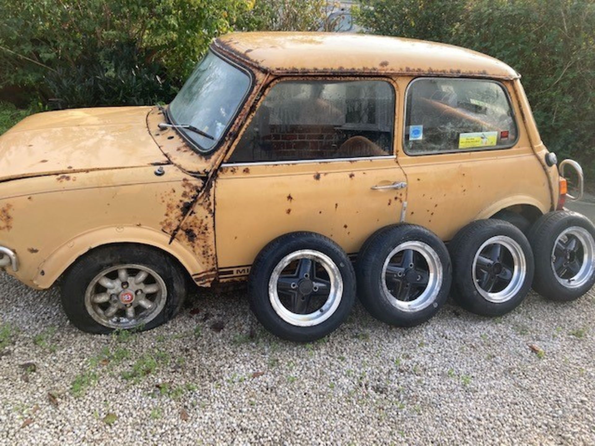 1976 Mini Clubman 1275 GT Registration number RHO 440P Chassis number XE2D2-316484A Engine number - Image 4 of 9