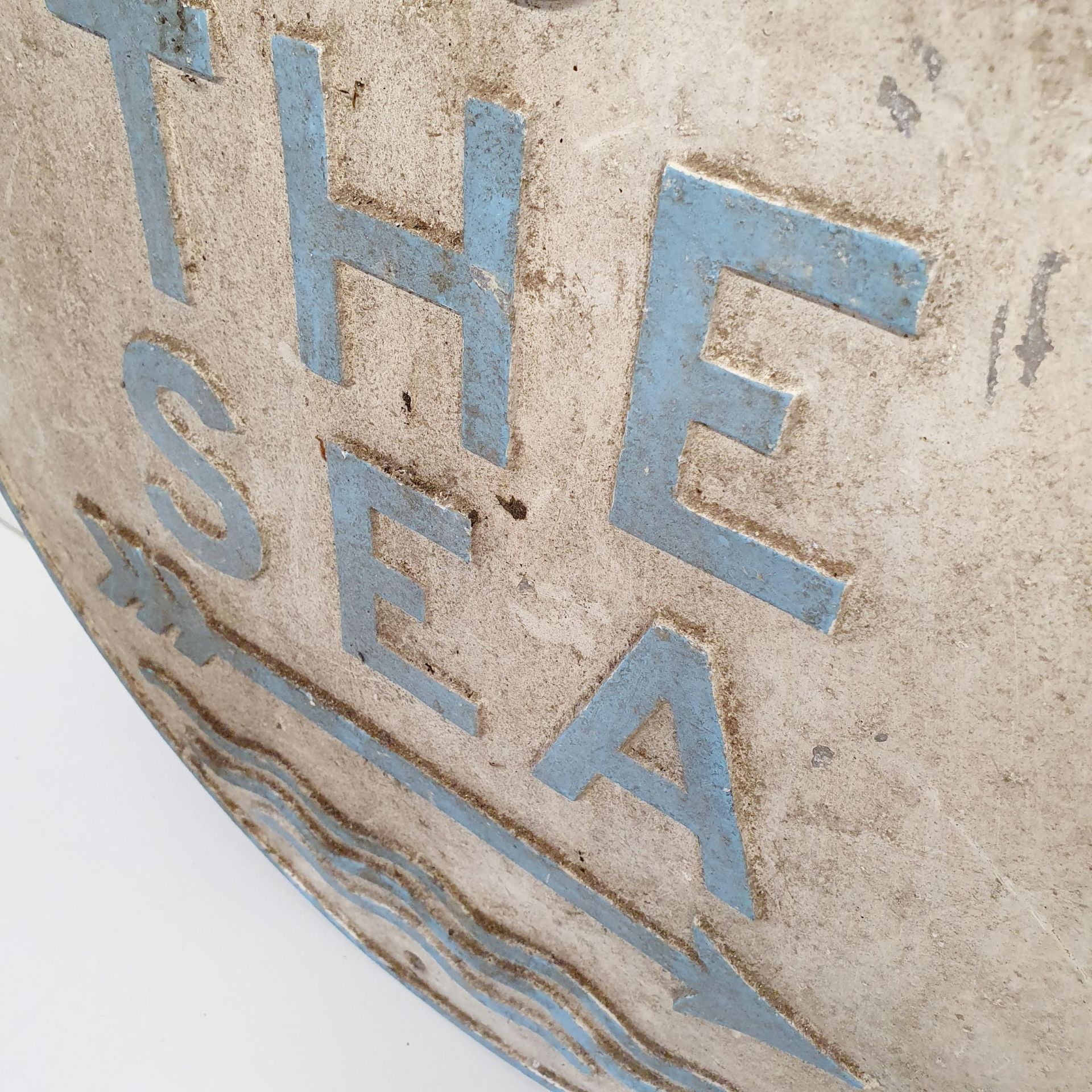 An aluminium sign, TO THE SEA, 46 cm diameter Garage stored, drilled with six holes, a small - Image 3 of 4