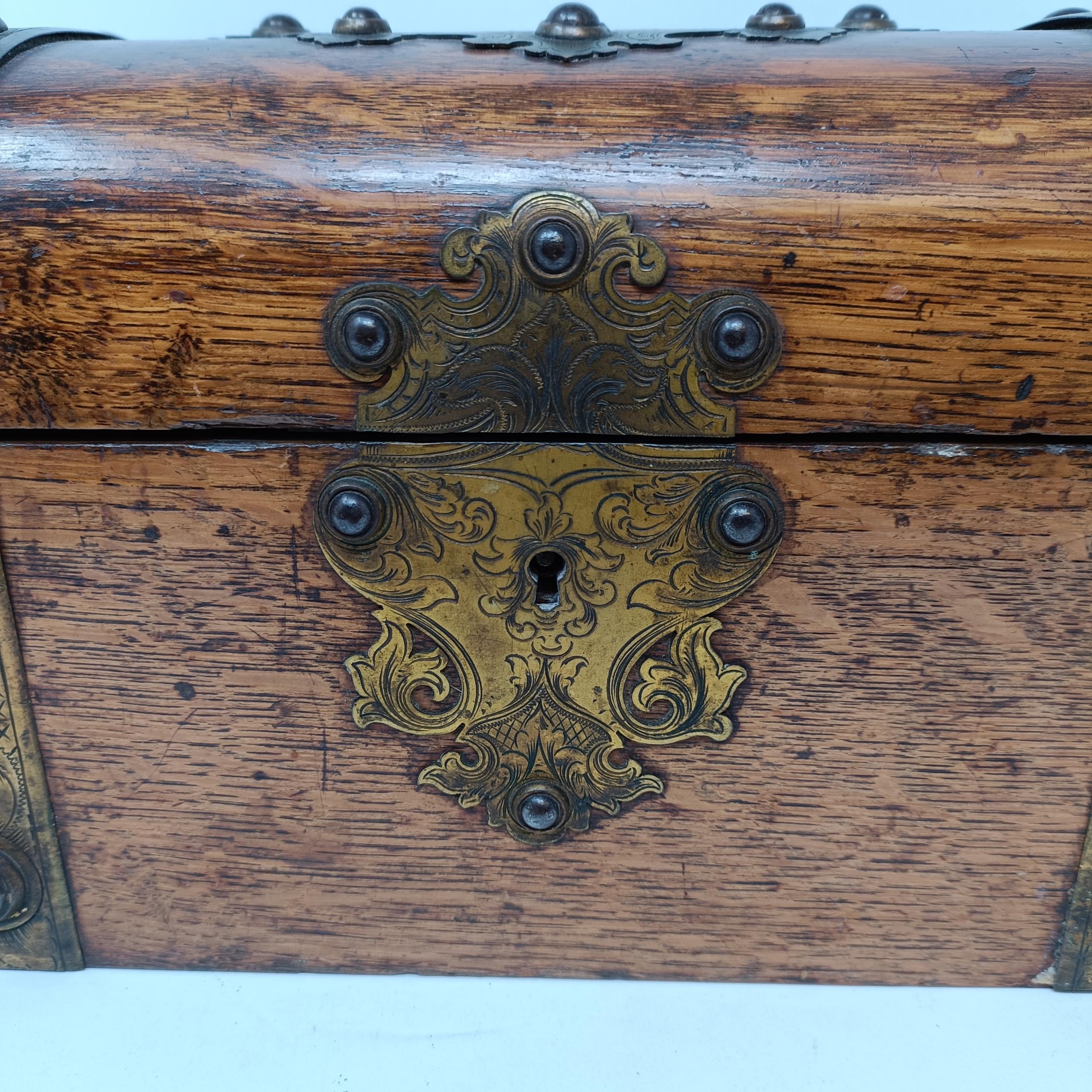 *** Withdrawn***A 19th century oak and brass bound tea caddy, with a hinge lid to reveal - Image 11 of 11