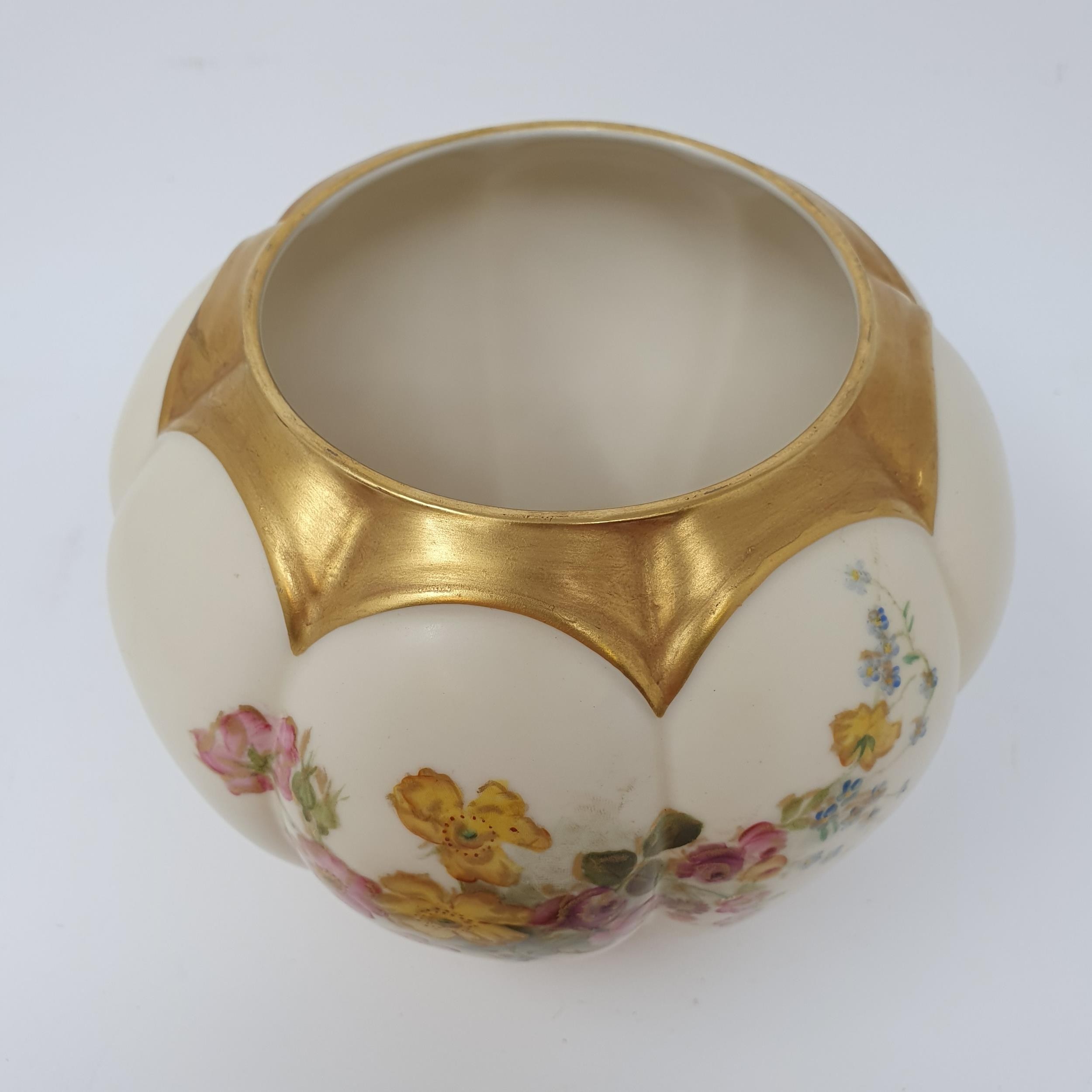 A Royal Worcester blush ivory vase and cover, decorated flowers, 19 cm high No chips, cracks or - Image 4 of 5