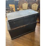 A painted trunk, 100 cm wide and a metal trunk, 91 cm wide (2)