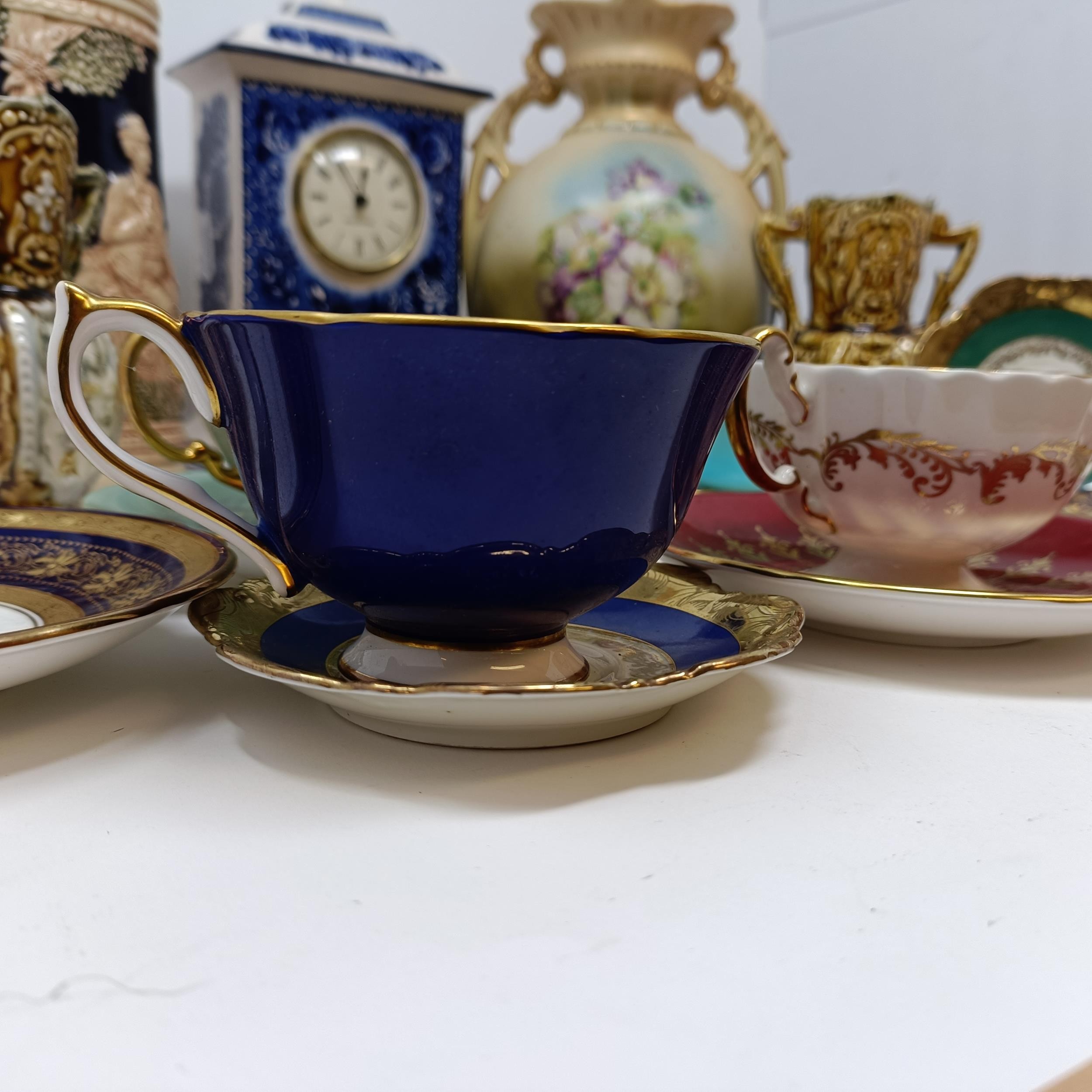 A set of four Aynsley cabinet cups and saucers, assorted other ceramics (2 boxes) - Image 11 of 20