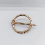 A 9ct gold brooch, by Ola Gorie, 5.5 g