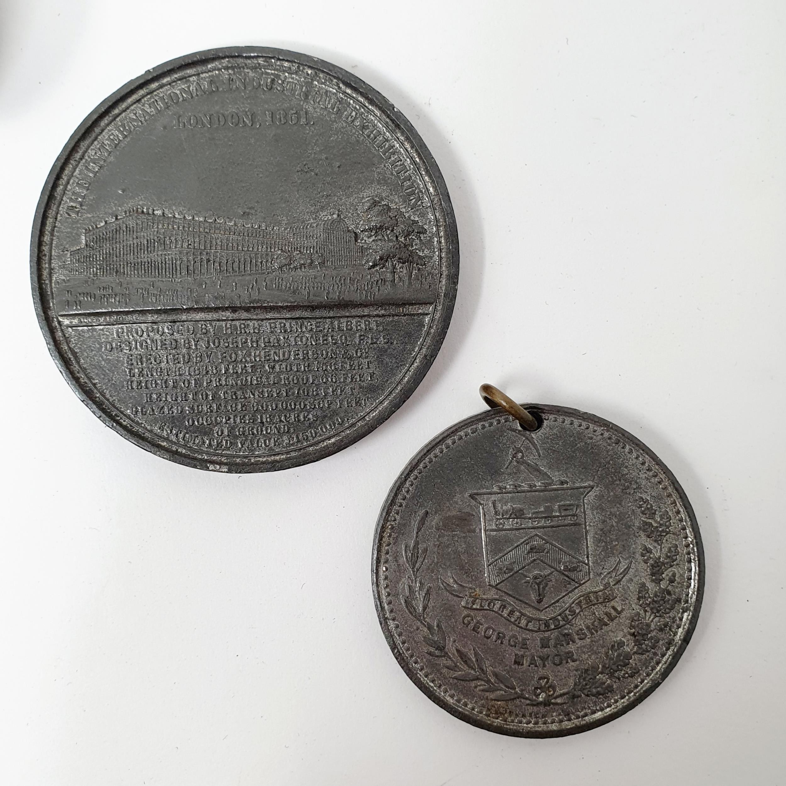 Two small daggers, a Watkin's Depression Range Finder, a group of Chinese cash coins and other items - Image 3 of 5