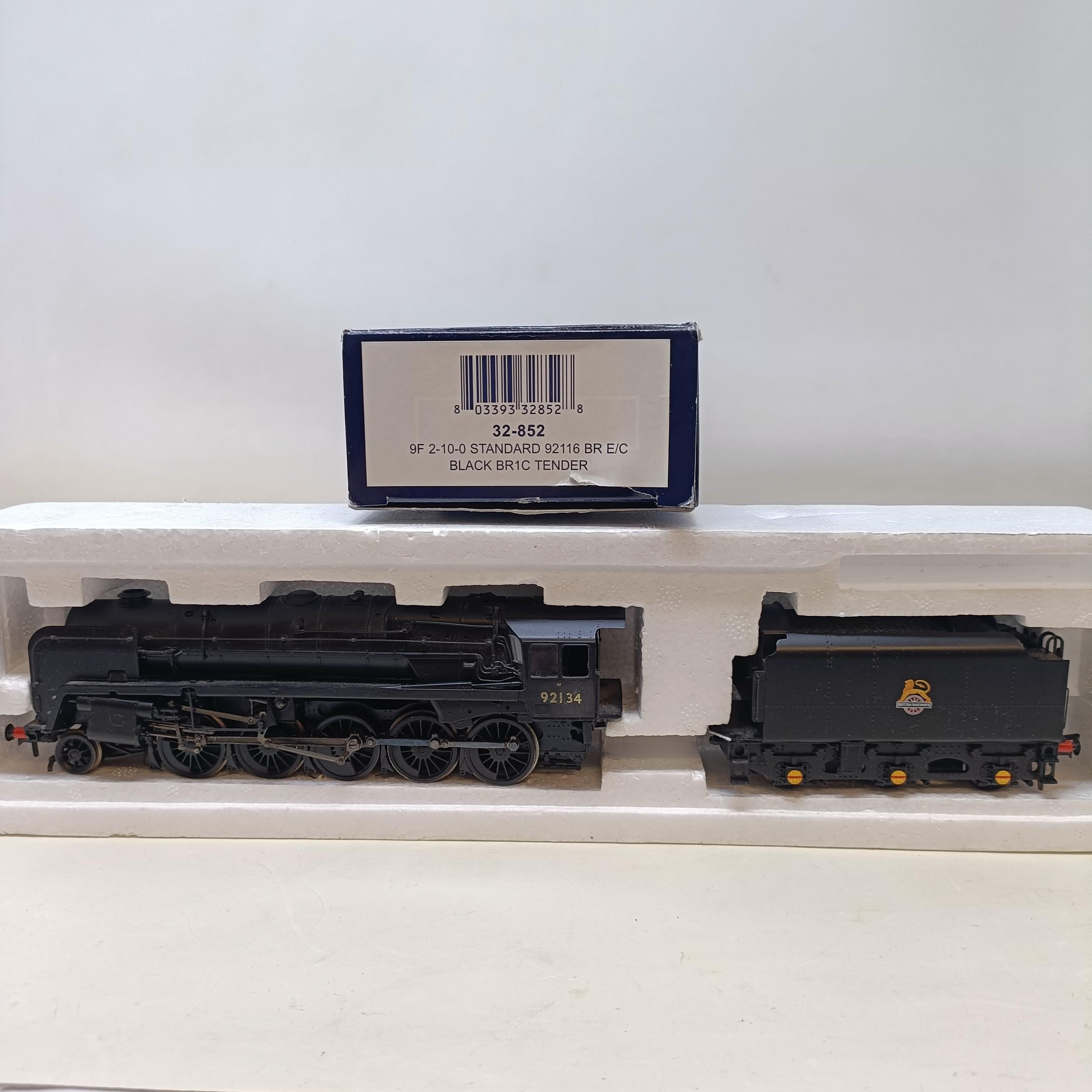 A Bachmann OO gauge 0-6-0 locomotive, No. 32-079, 32-826, and 32-852, all boxed (3) - Image 5 of 5