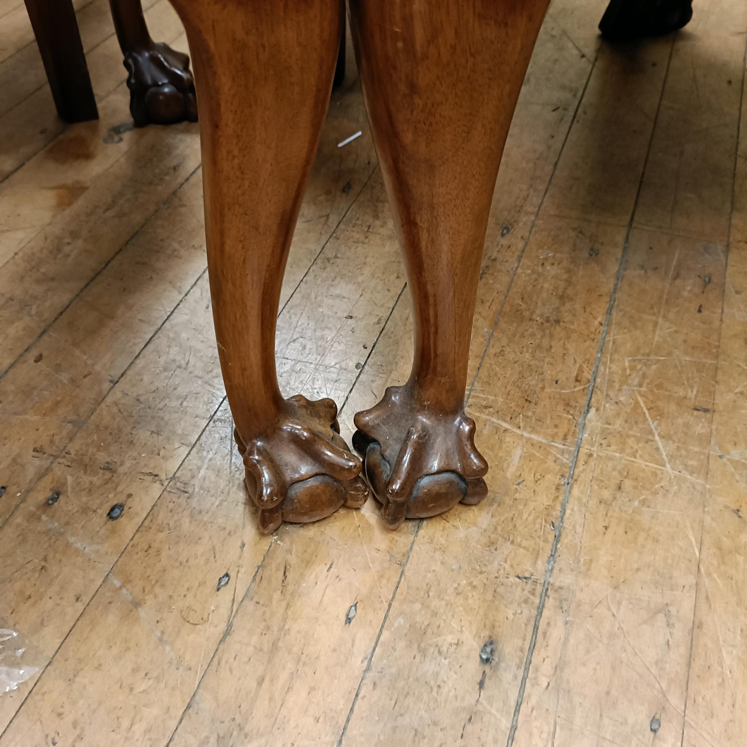 A set of six Chippendale style mahogany dining chairs with pierced splats, drop in seats, cabriole - Image 6 of 9