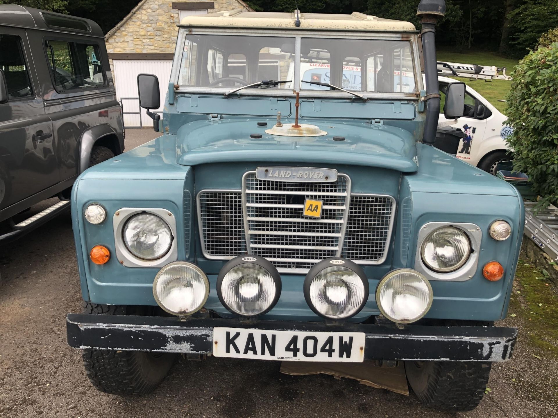 1981 Land Rover 88 inch Series III Registration number KAN 404W Blue with a white roof 2,286 cc - Image 2 of 51
