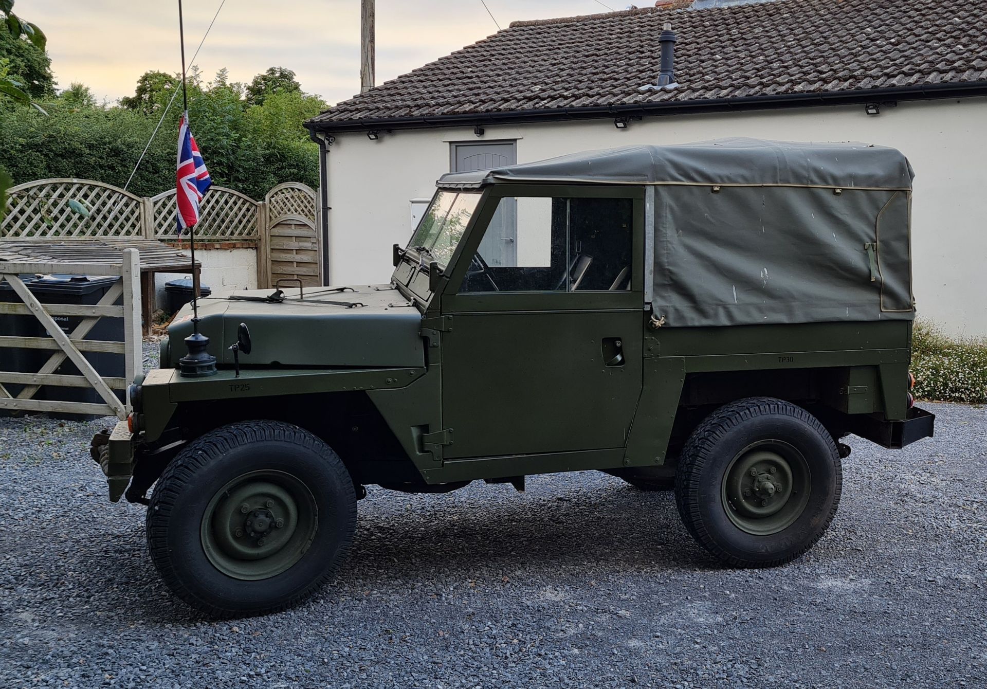 1975 Land Rover 88 inch Lightweight Registration number JEU 791N Chassis number 951-03753-A Bronze - Image 2 of 12