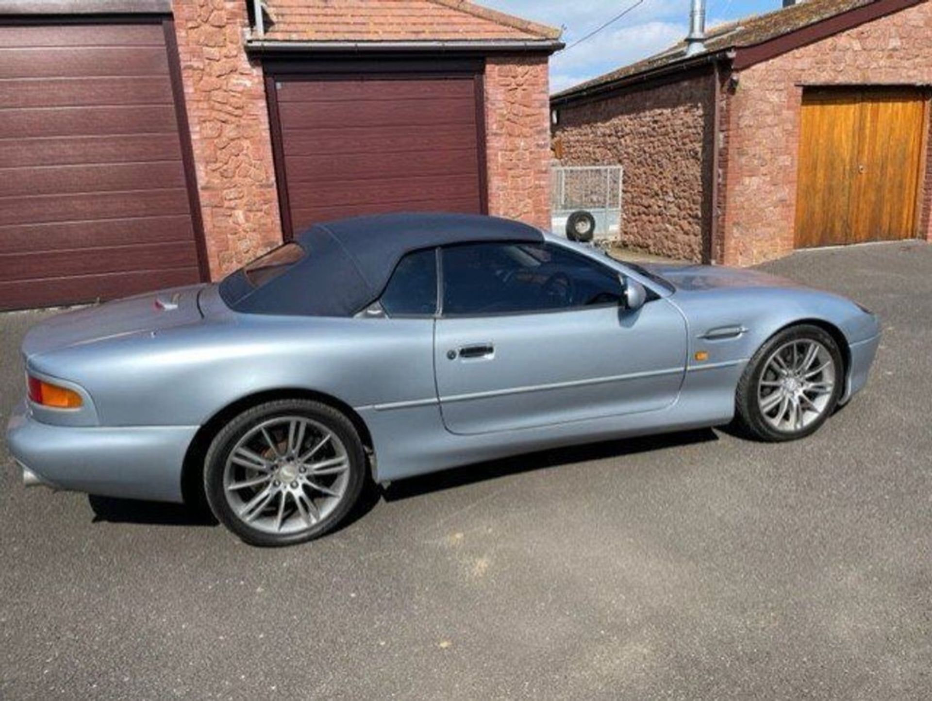 2000 Aston Martin DB7 Vantage Volante Registration number W867 UMO Light metallic blue with interior - Image 24 of 82