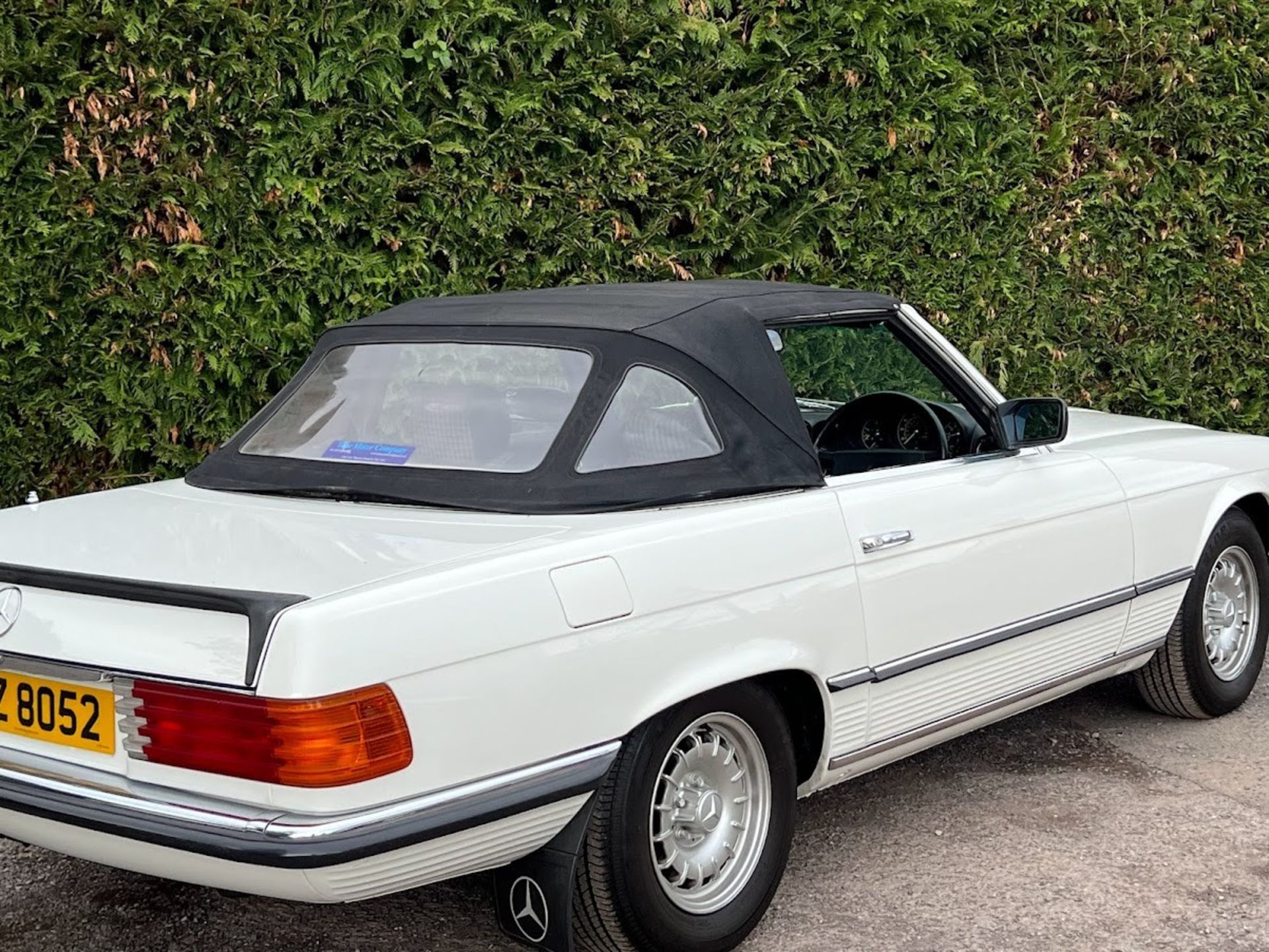 1984 Mercedes-Benz SL500 R107 Registration number SLZ 8052 Chassis number WDB1070462A016319 Engine - Image 19 of 22