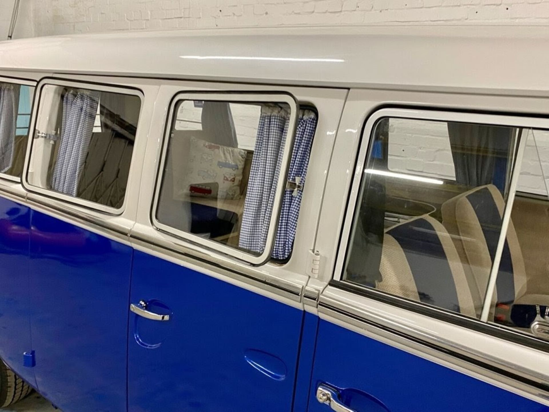 1966 VW 13 Window Deluxe Splitscreen Campervan Registration number HDV 510D Chassis number 256174614 - Image 16 of 25