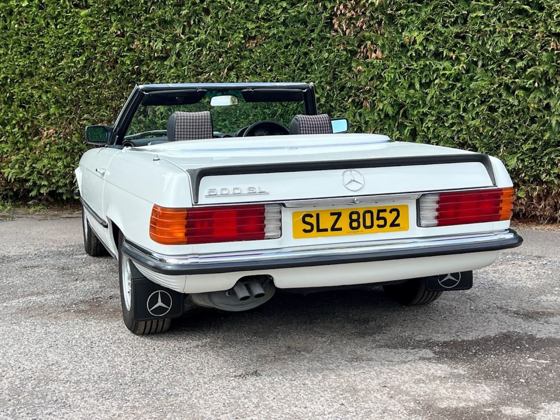 1984 Mercedes-Benz SL500 R107 Registration number SLZ 8052 Chassis number WDB1070462A016319 Engine - Image 13 of 22